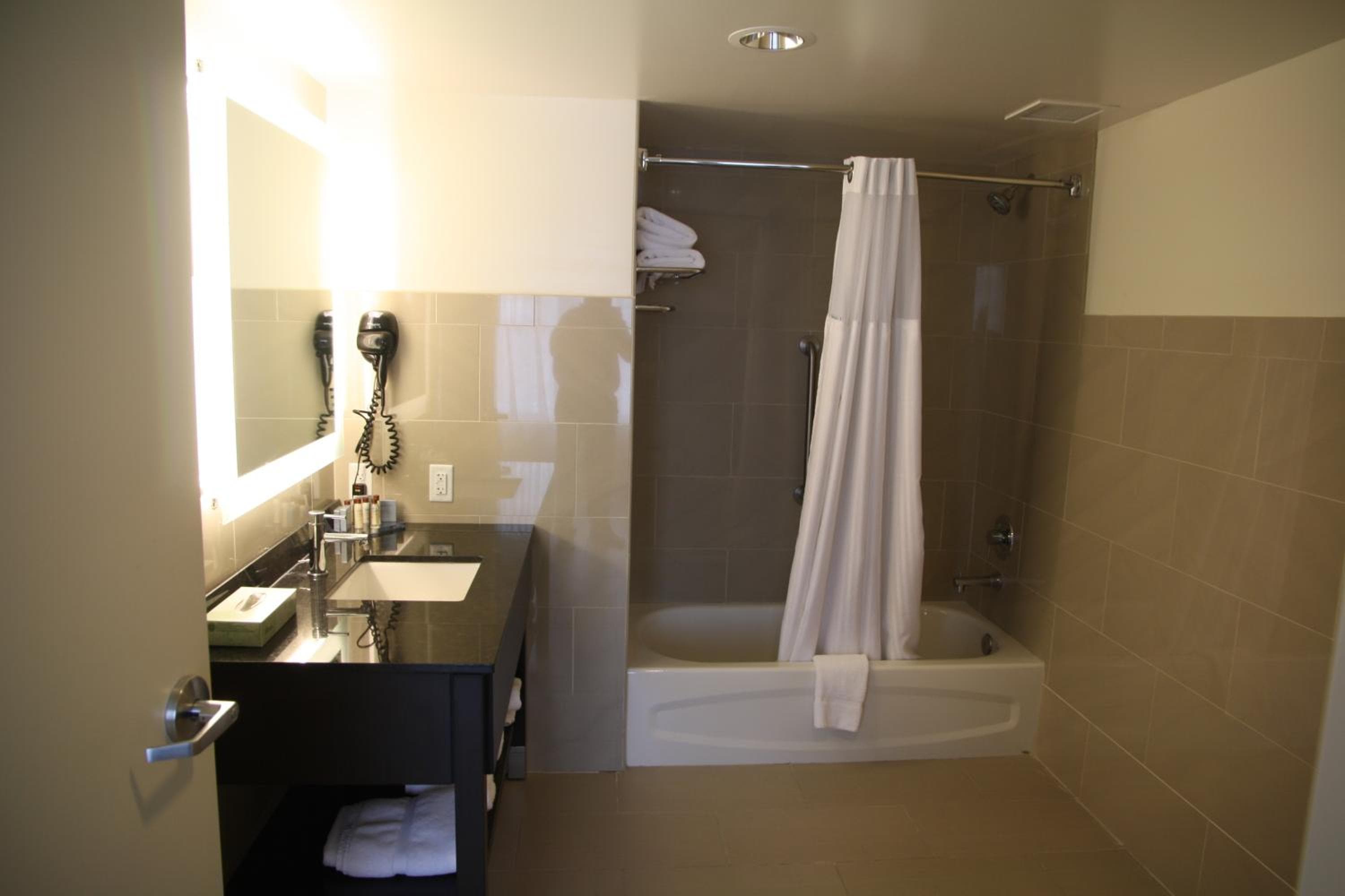 Wingate by Wyndham Niagara Falls