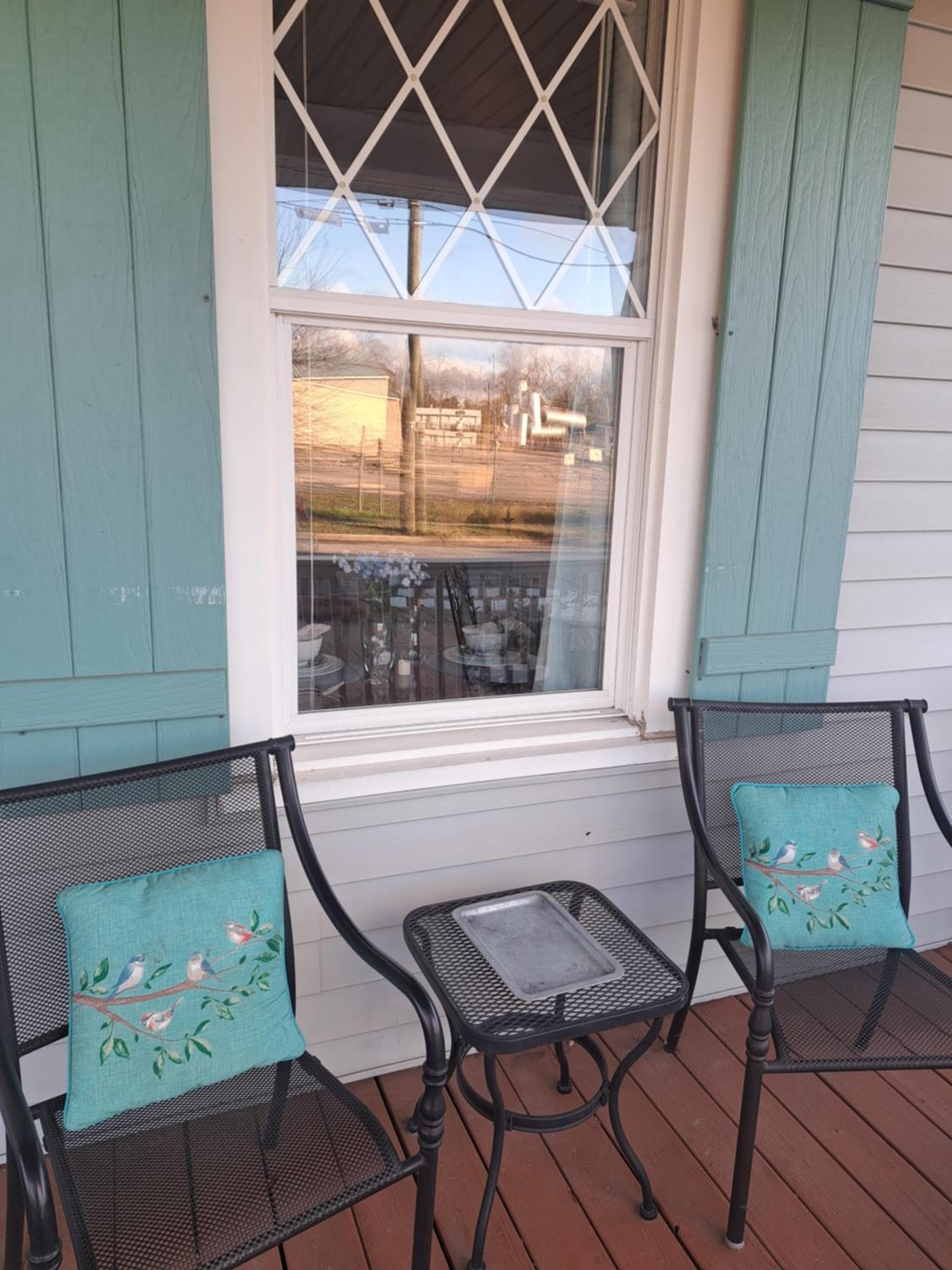 Piano Room Studio with full kitchen and no fees
