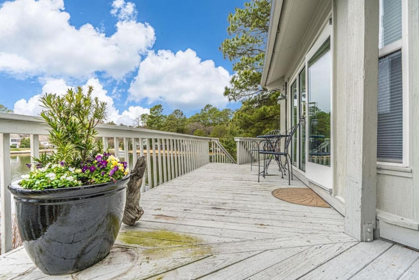 Pinehurst Lakefront Treehouse