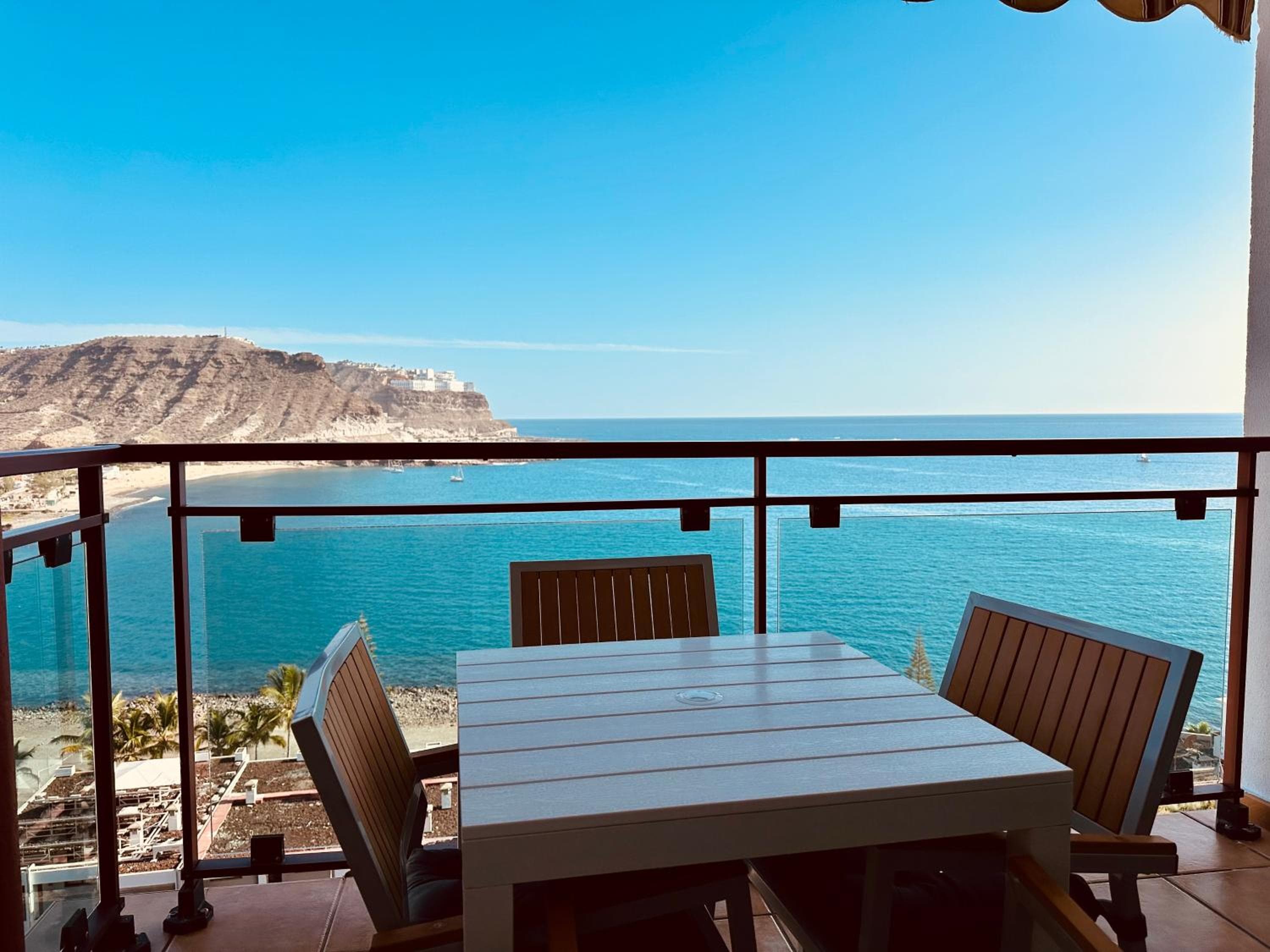 APARTMENT WITH OCEAN VIEW