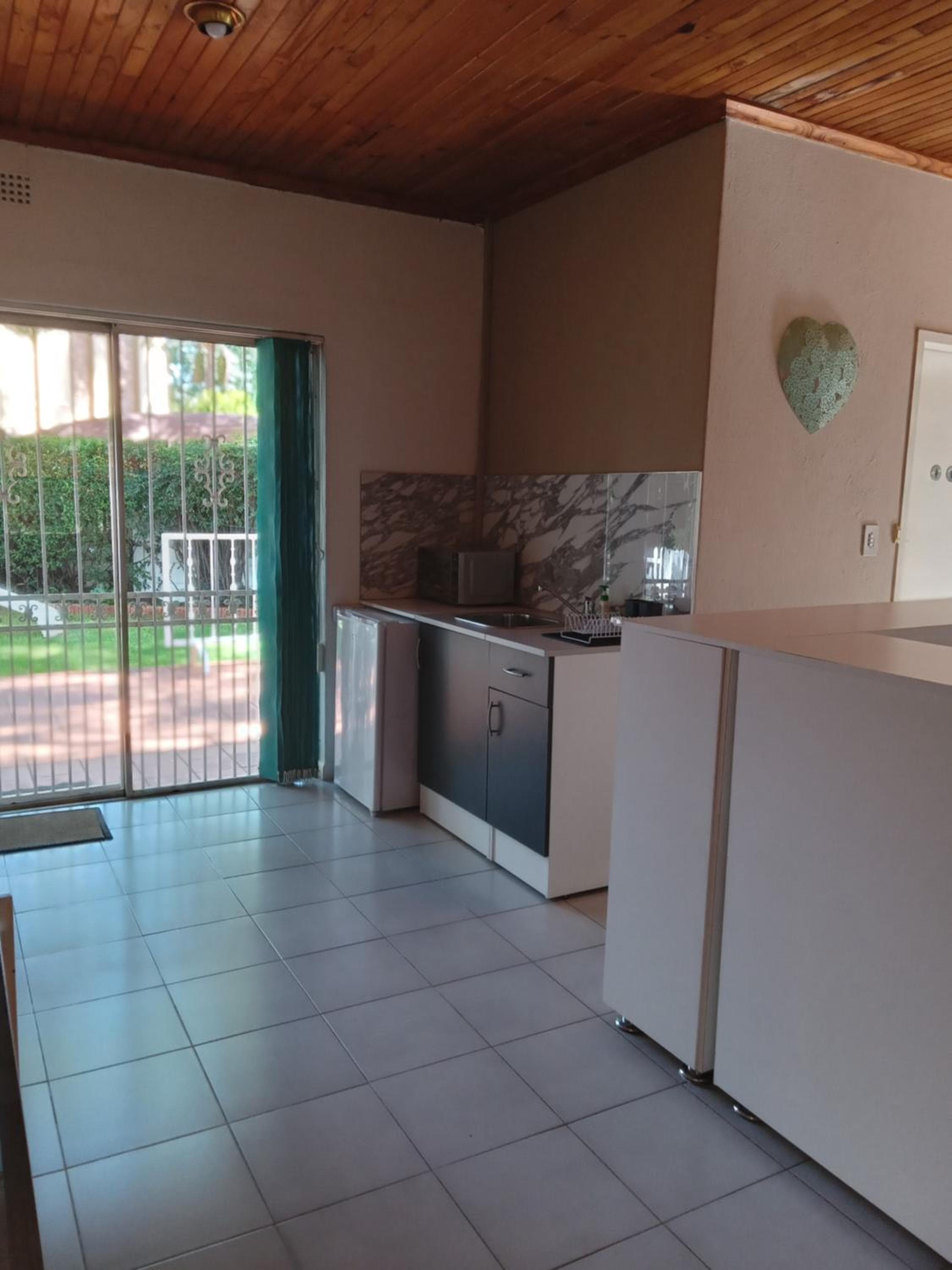 "O Sole Mio" Garden apartment in Bedfordview 12 minutes from OR Tambo International Airport