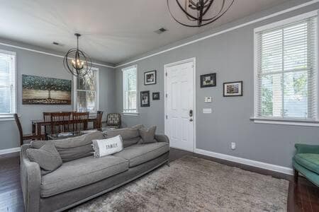 Southern Gem in Park Circle