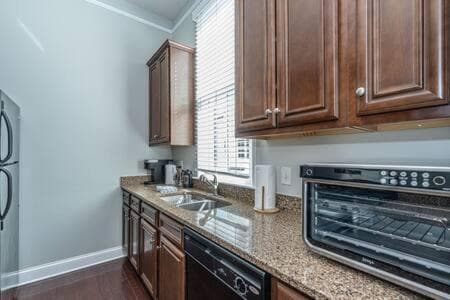 Southern Gem in Park Circle