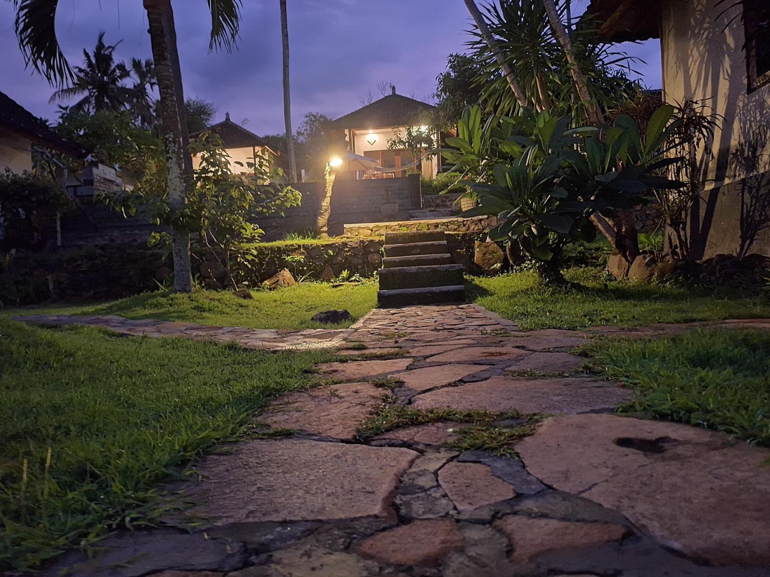 Frangipani Inn & Restaurant