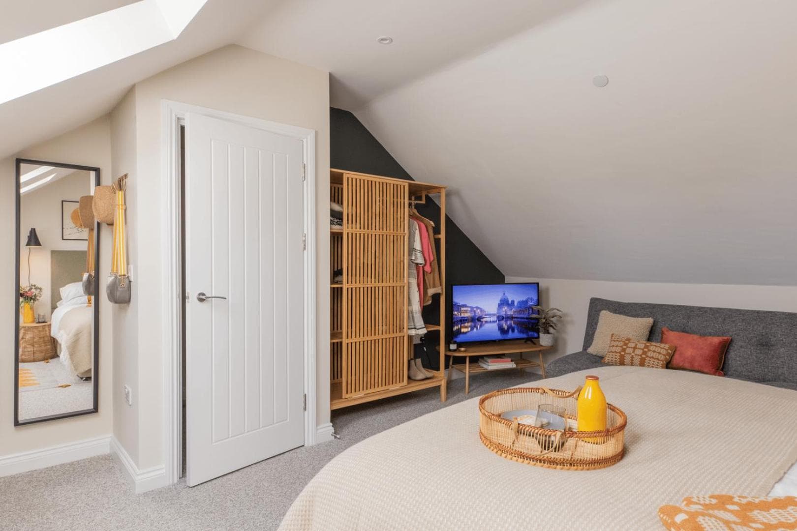 Cohost Partners | Close to City Centre | One BR!