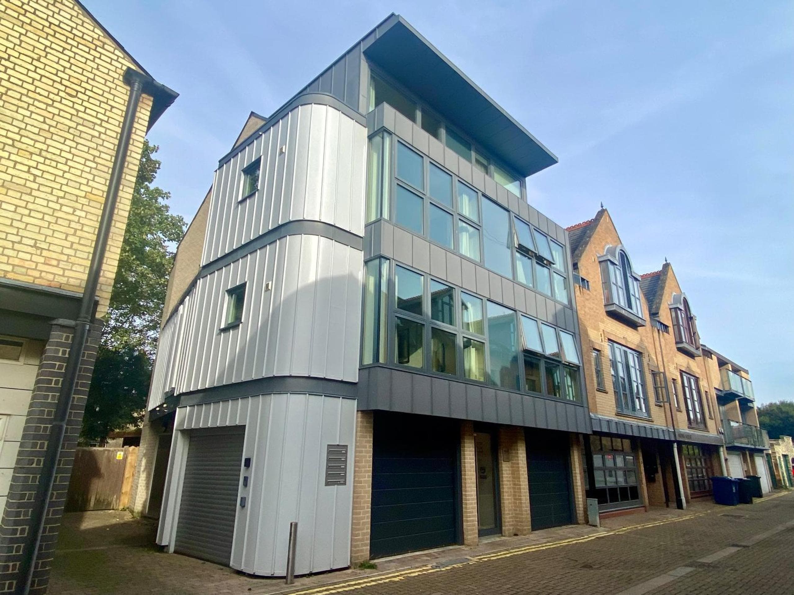 Your Space Apartments - Cambridge Place