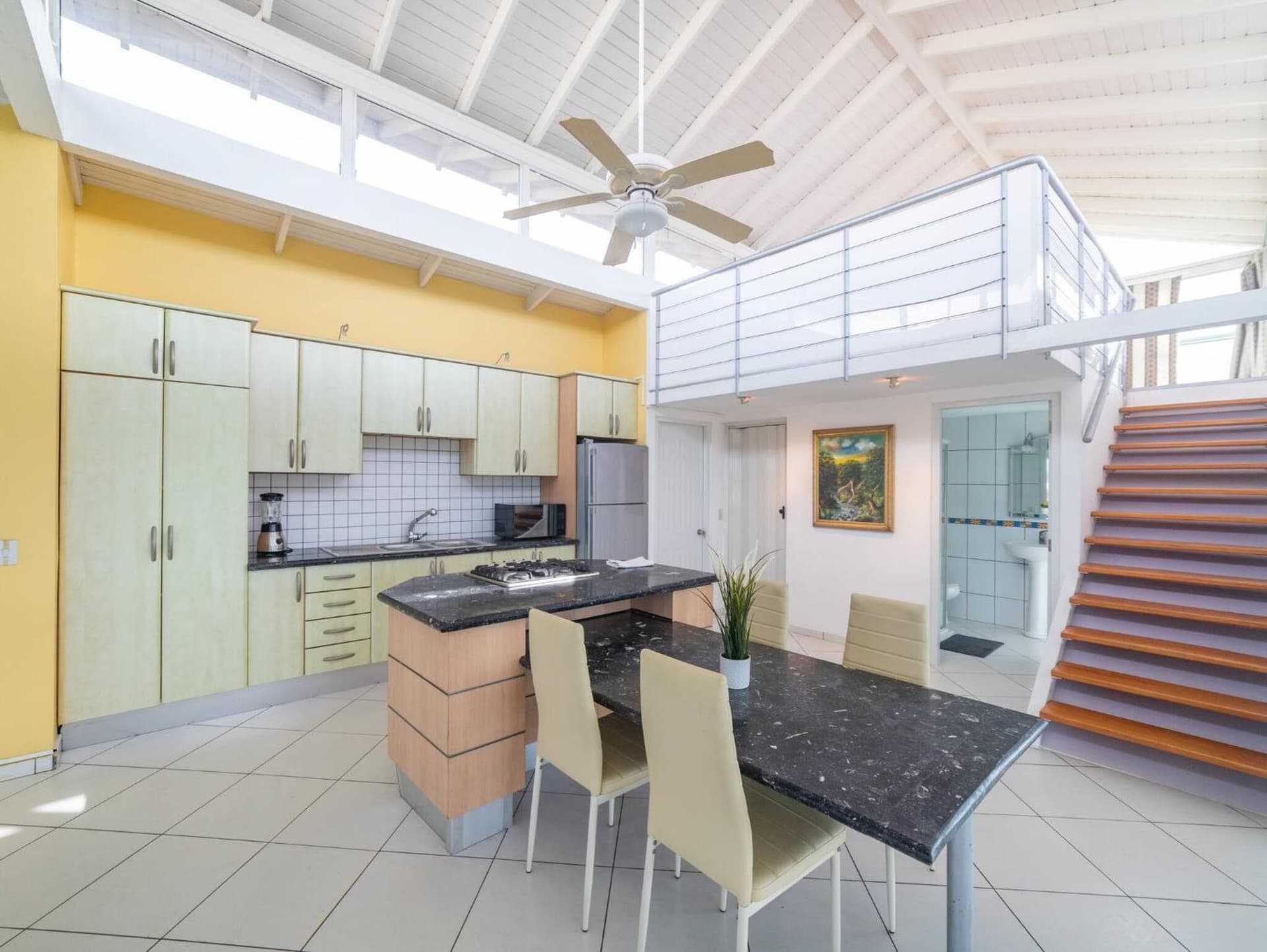 3BR Luxury Penthouse, 300m From Beach