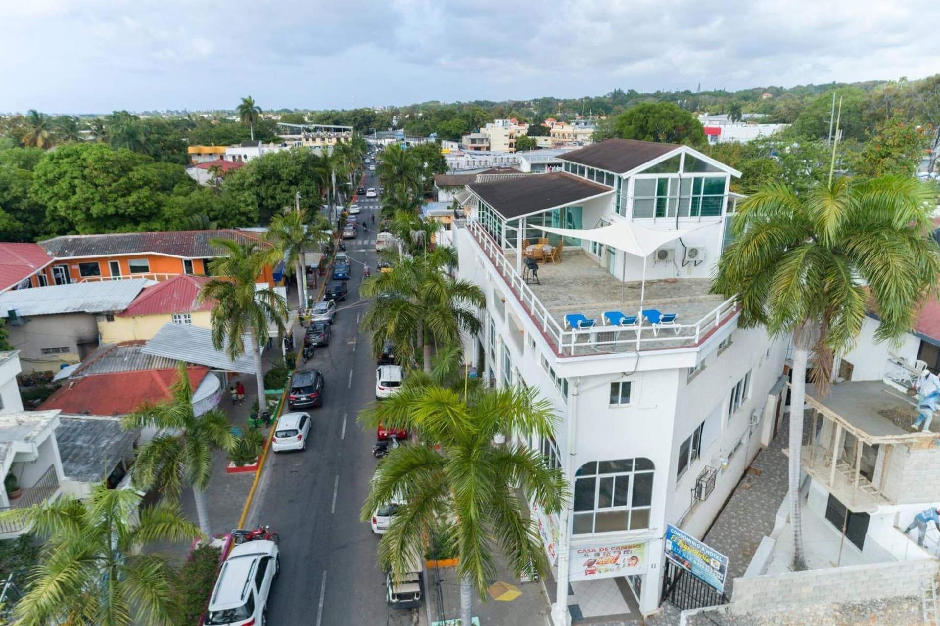 2BR Luxury Apartment in Heart Of Nightlife Area