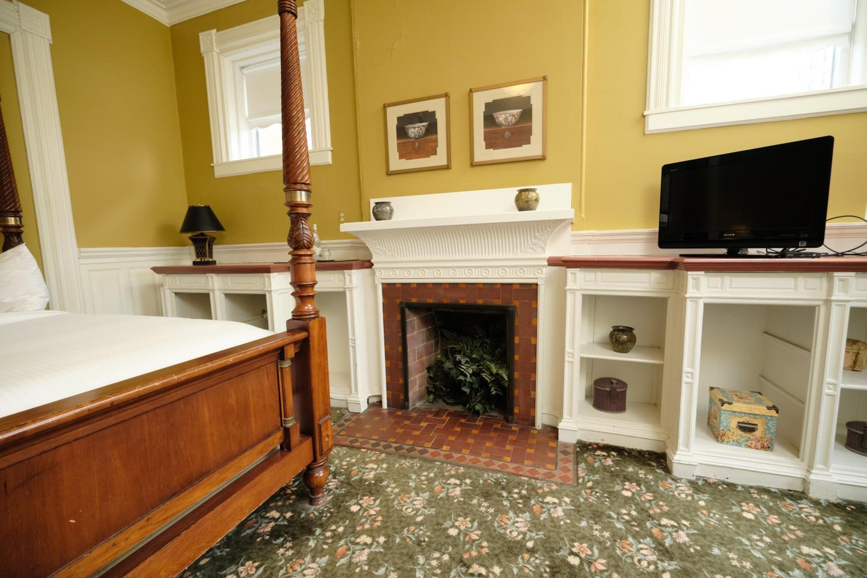 The Inn on Ferry Street