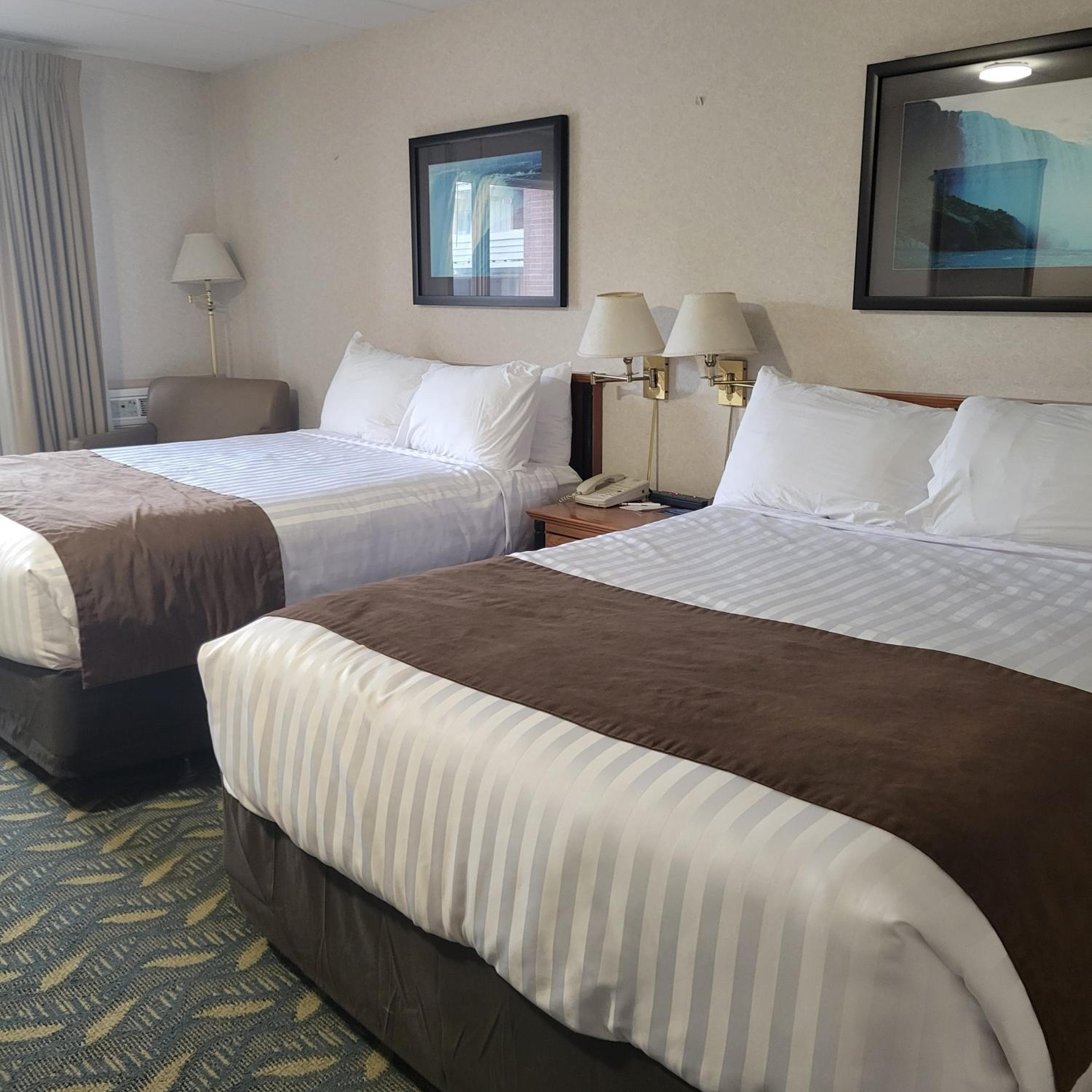 Travelodge by Wyndham Niagara Falls At the Falls