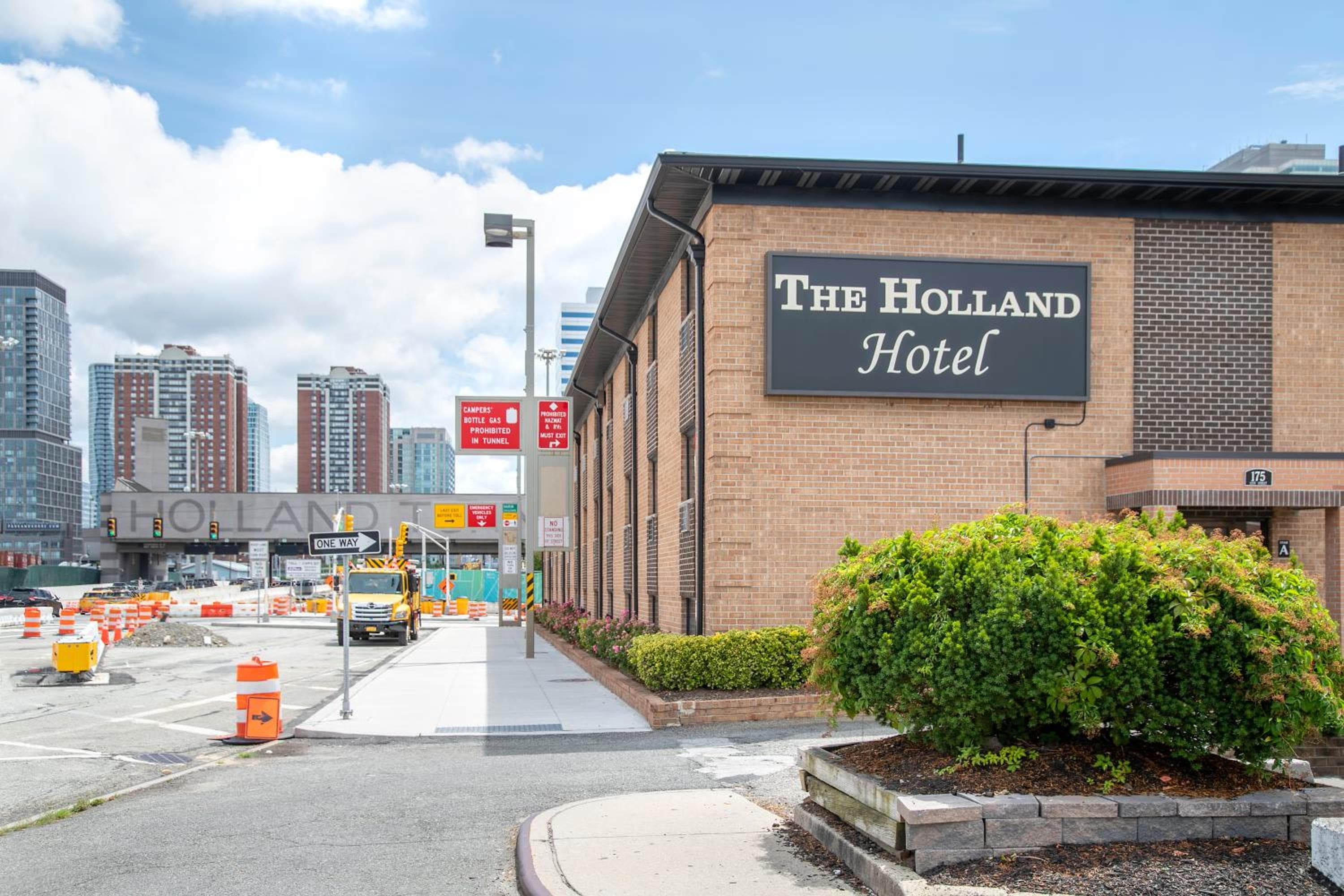 Holland Hotel Jersey City Free Parking