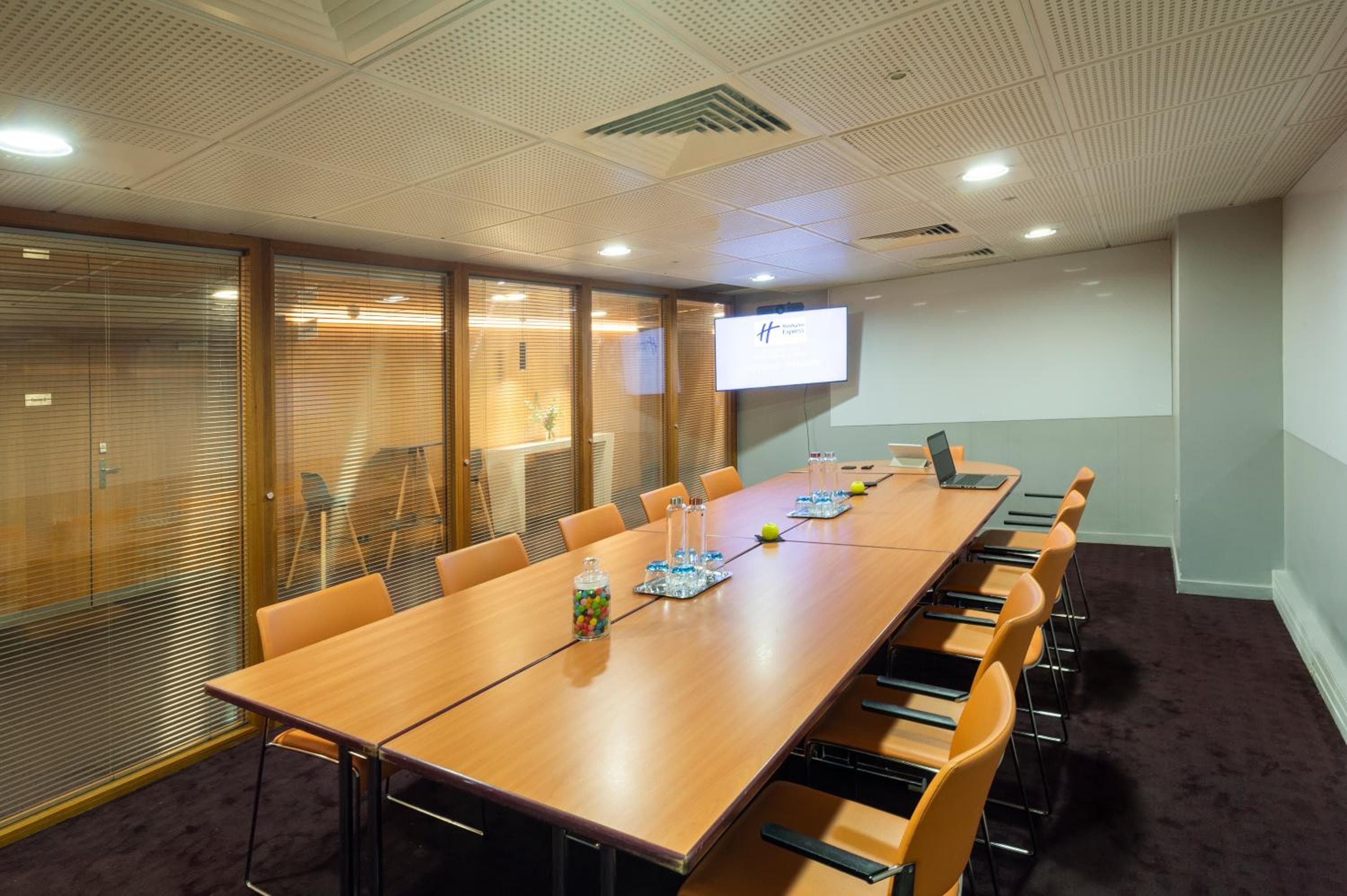 Holiday Inn Express Paris-Canal De La Villette by IHG