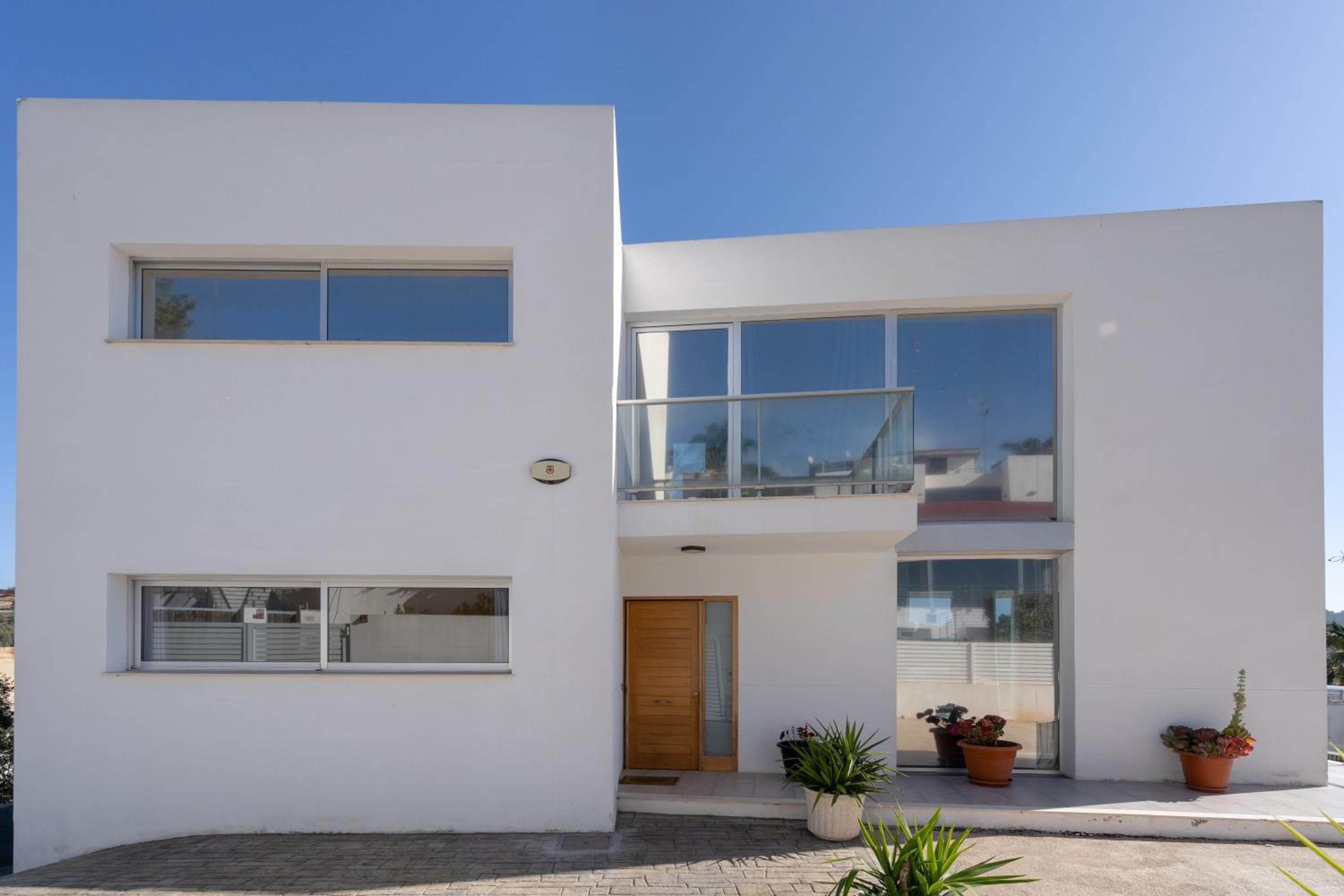 Descubre Villa Oasis - Confort, diseño y naturaleza a un paso de Valencia
