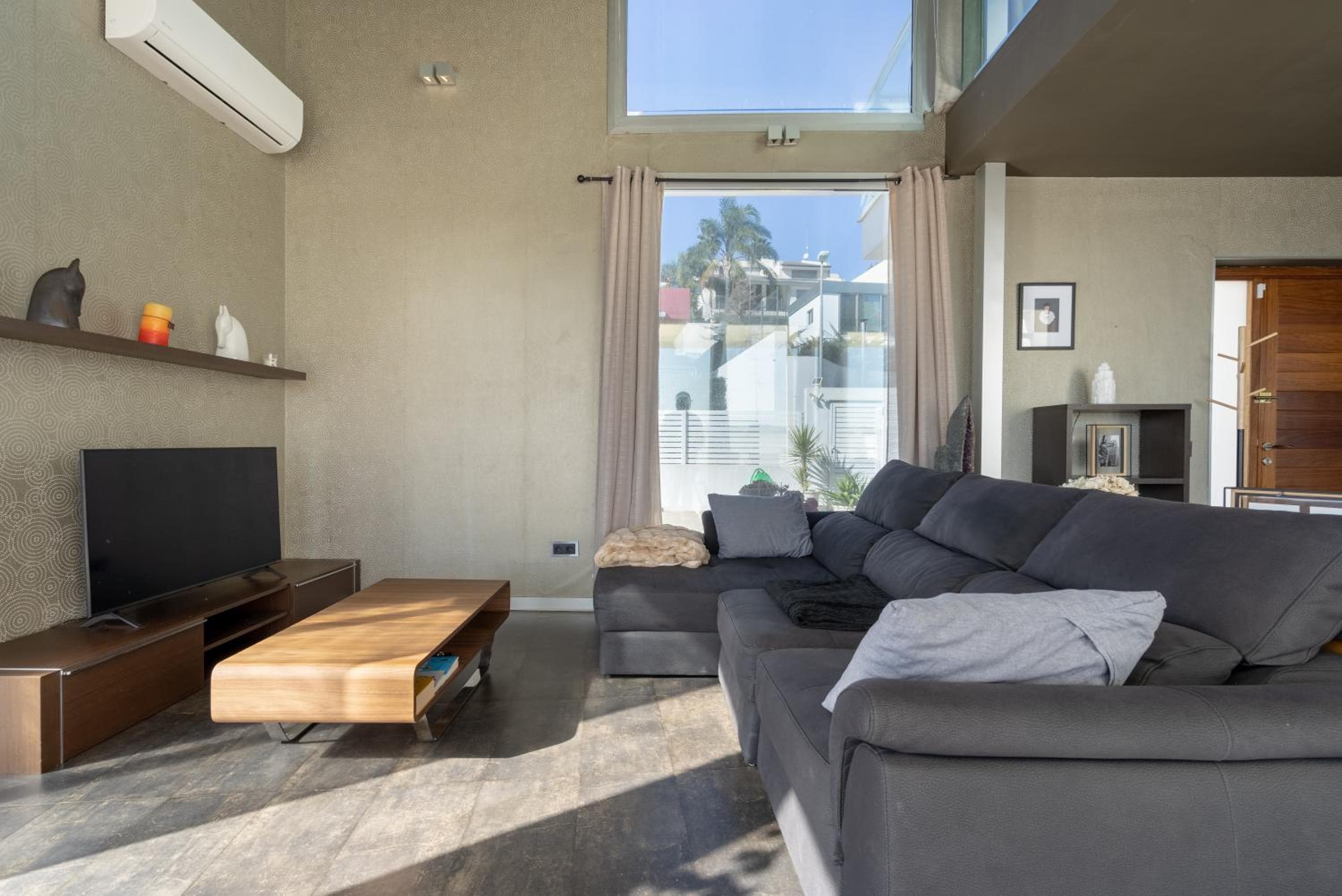 Descubre Villa Oasis - Confort, diseño y naturaleza a un paso de Valencia