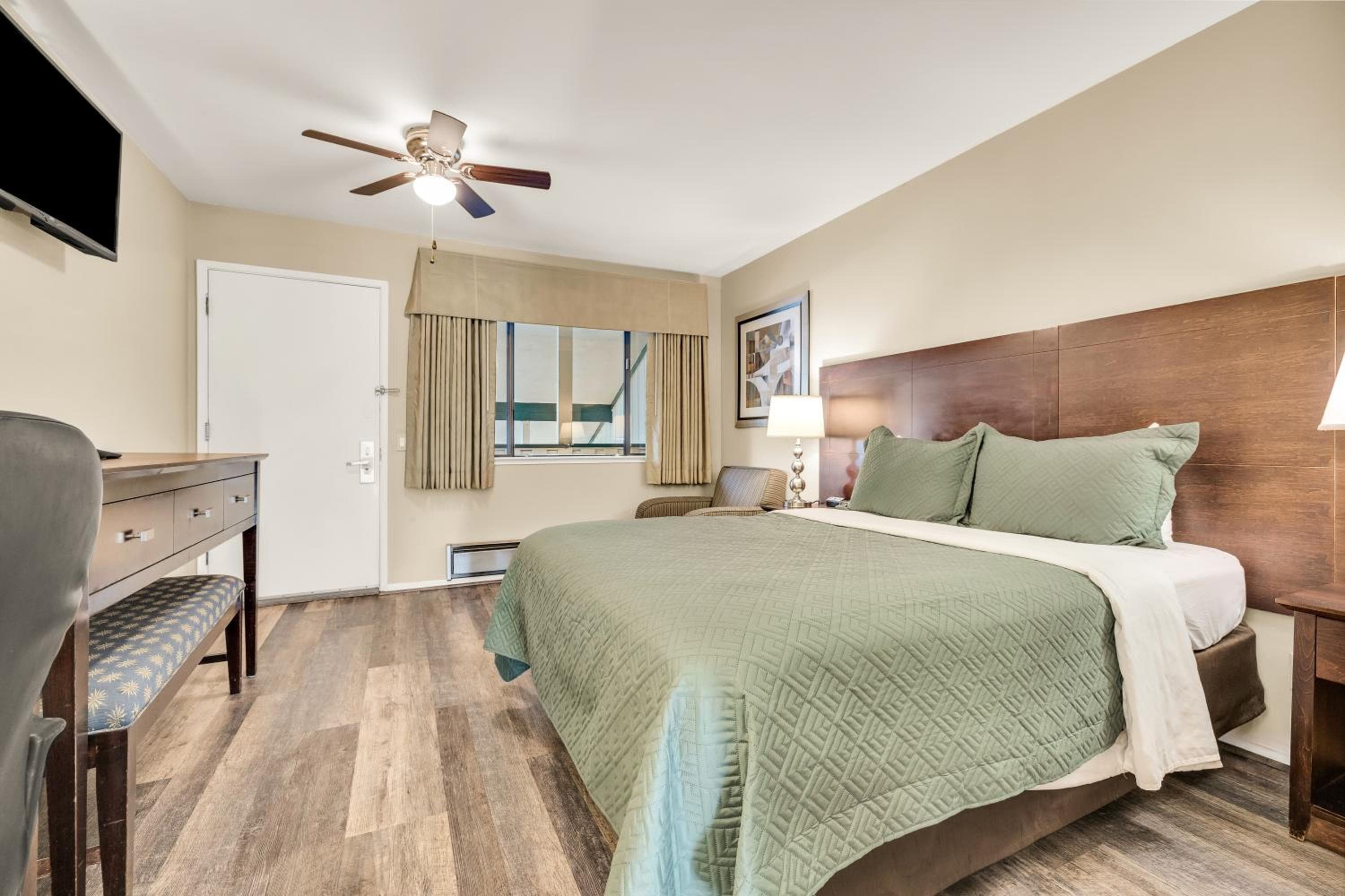 Scottish Fairway Inn