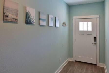 Spacious 4 BR Beach Retreat - Blocks From Beach