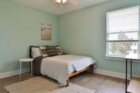 Spacious 4 BR Beach Retreat - Blocks From Beach