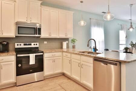 Spacious 4 BR Beach Retreat - Blocks From Beach