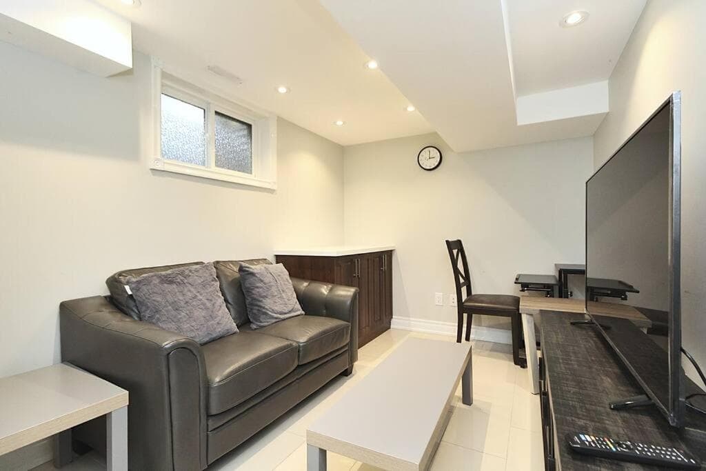 Barrie House near to all amenities