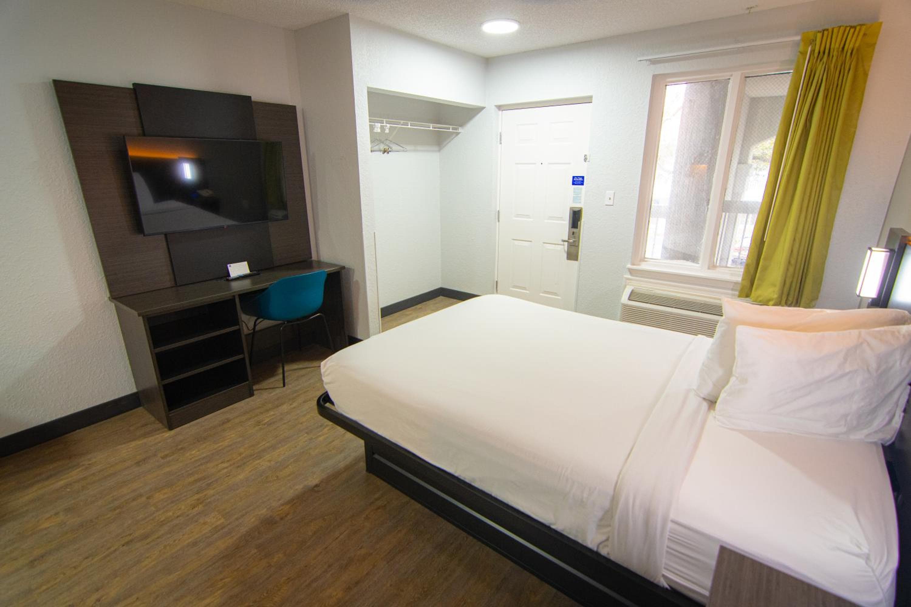 Studio 6 Extended Stay - Coral Springs, FL- Fort Lauderdale
