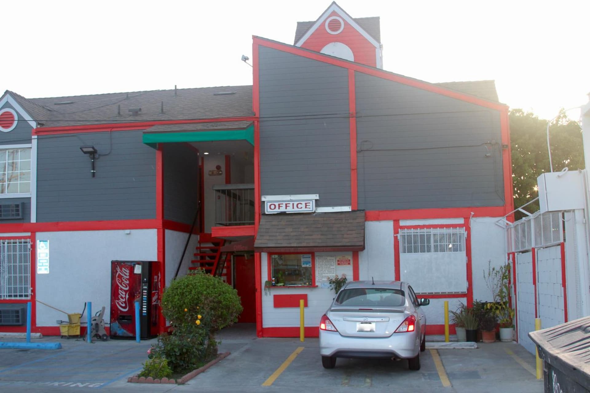 Broadway Inn Motel