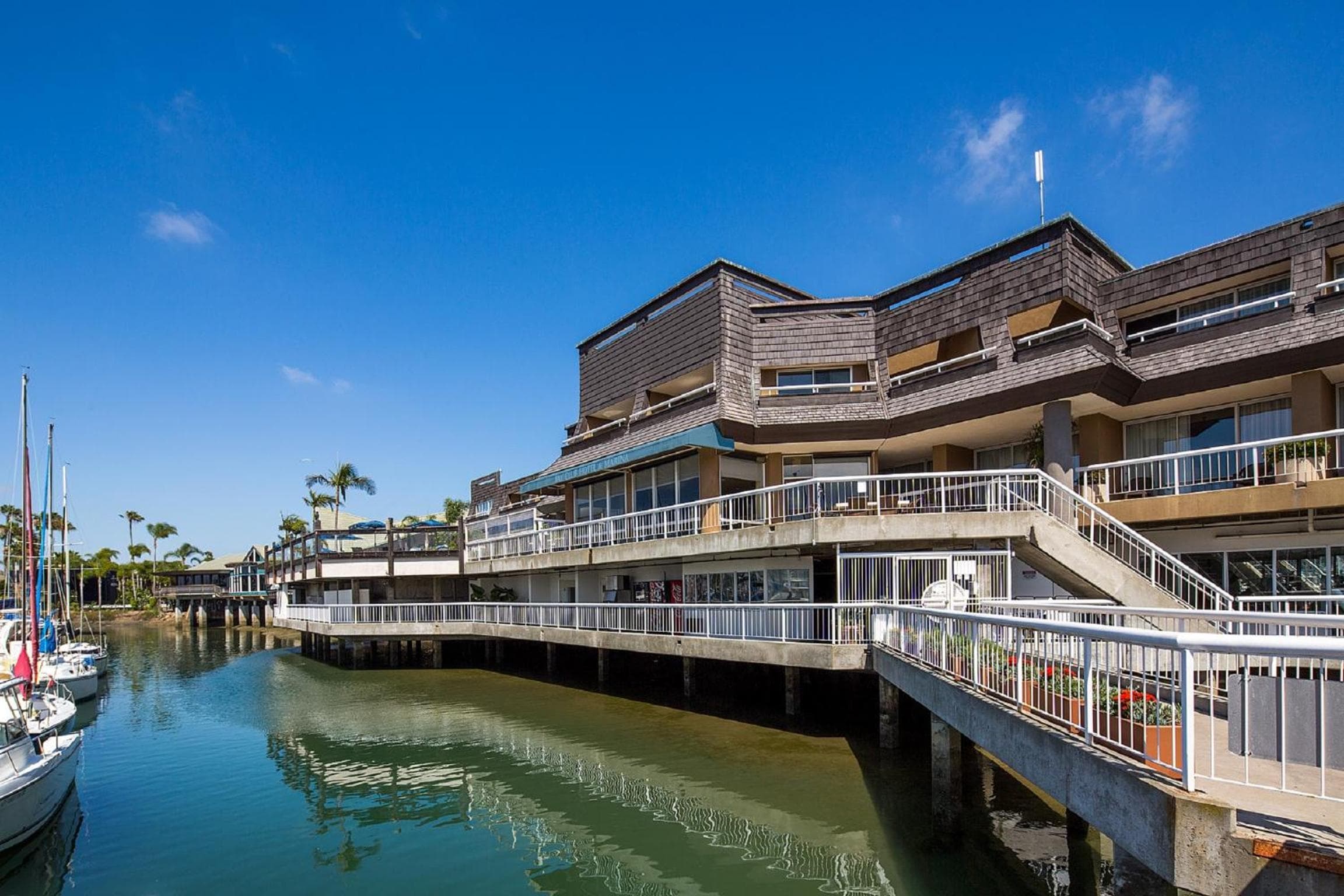 Bay Club Hotel and Marina