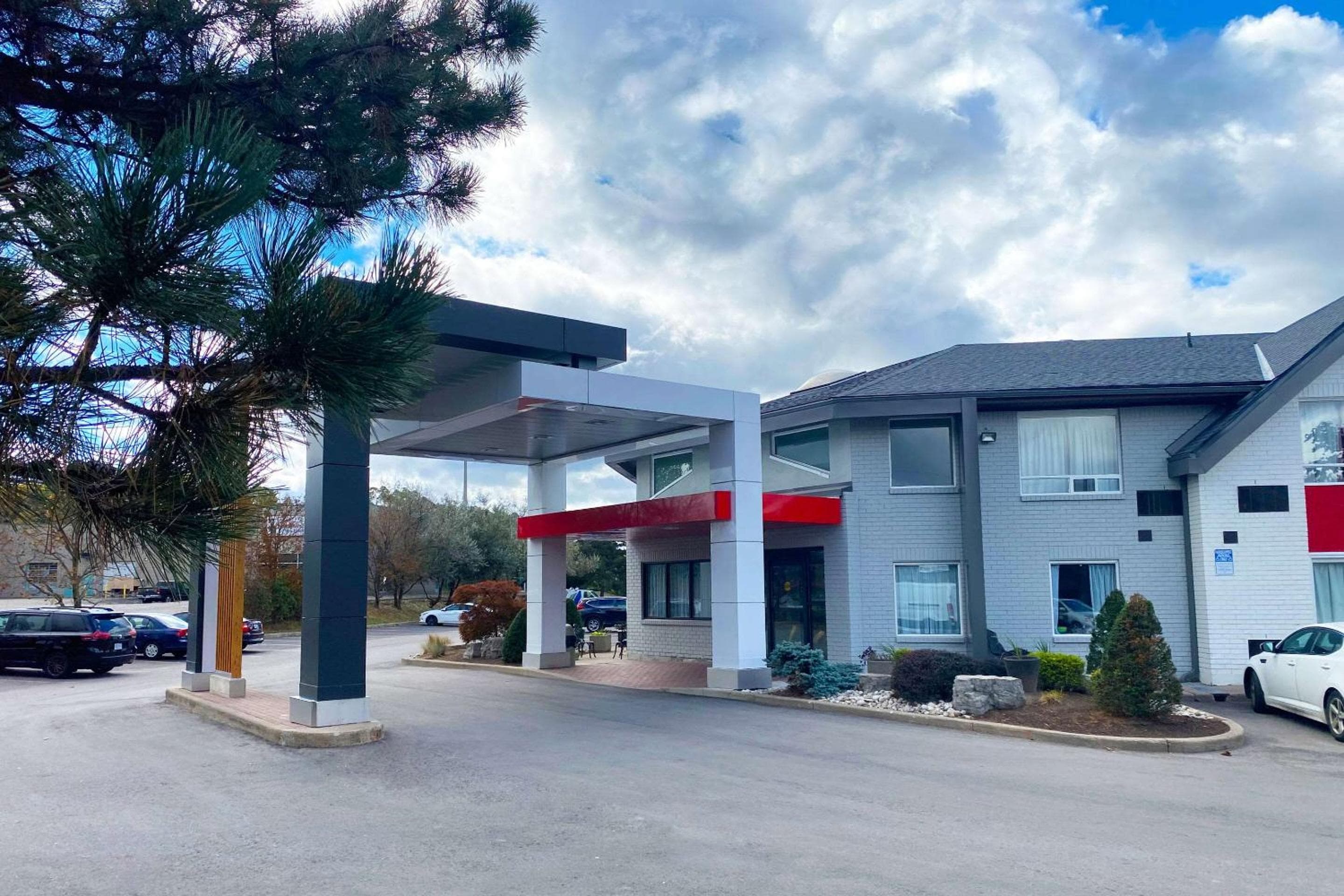 Comfort Inn Cambridge - Highway 401