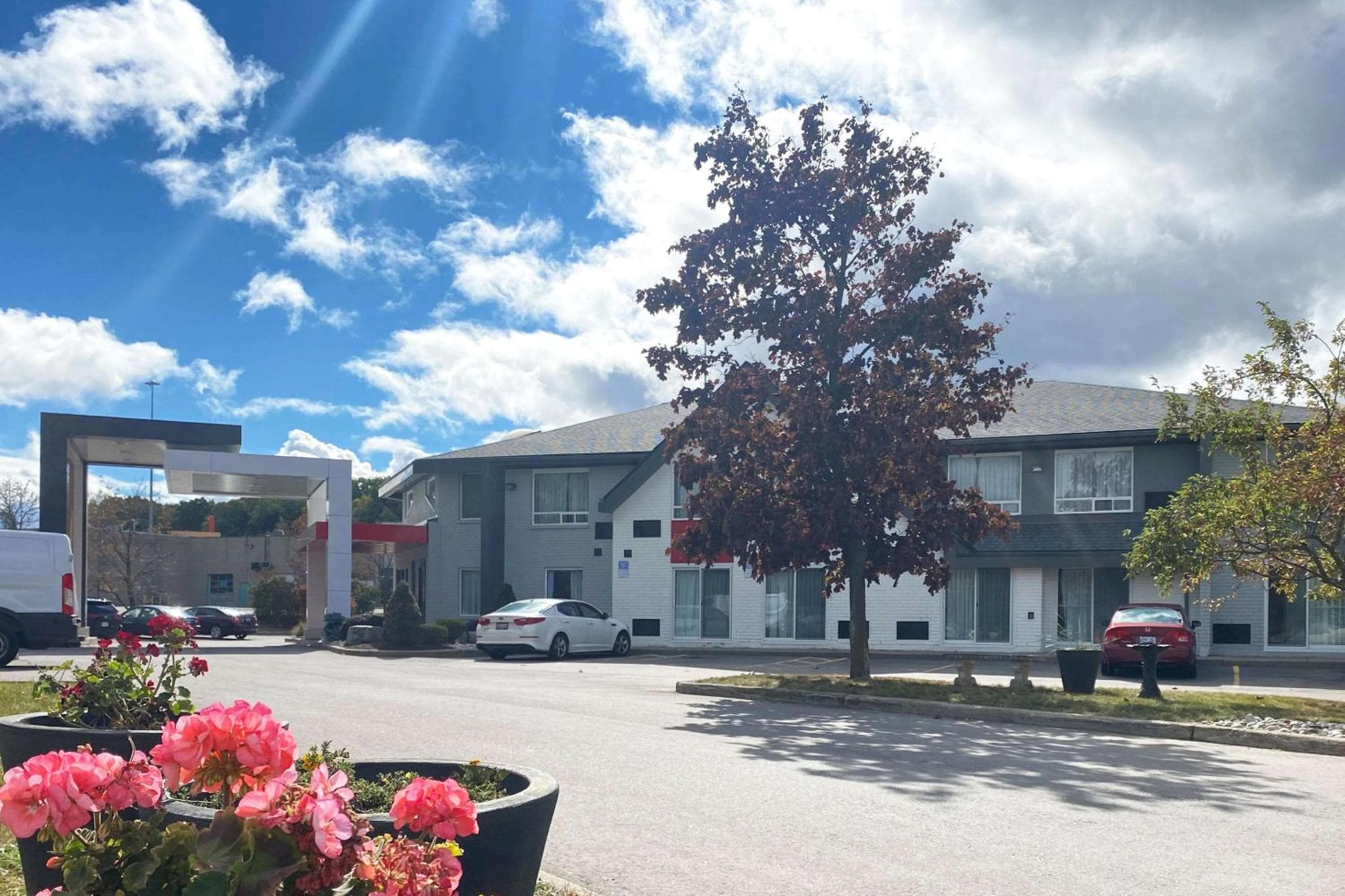 Comfort Inn Cambridge - Highway 401