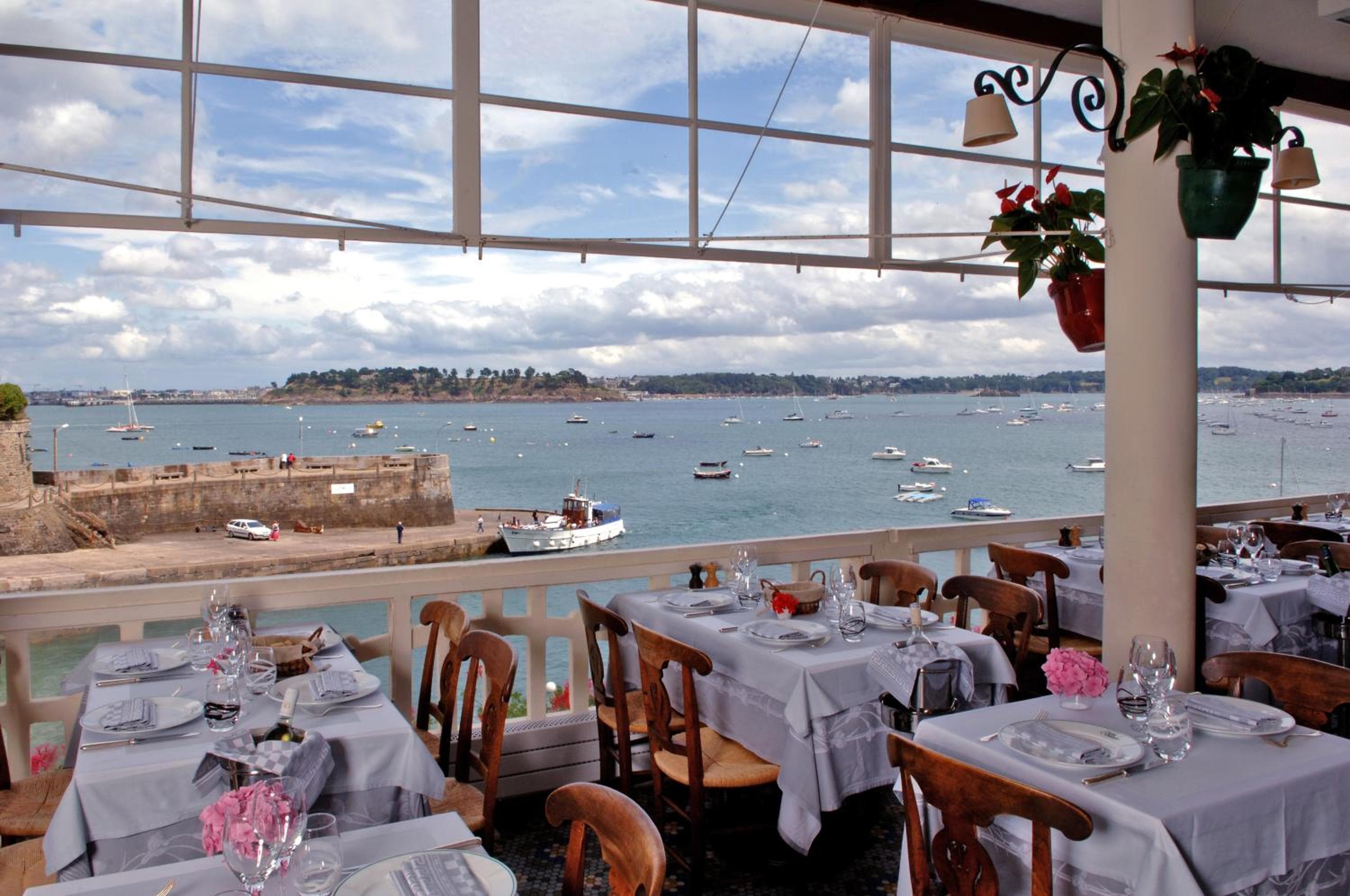 Logis Hôtel Restaurant le Printania