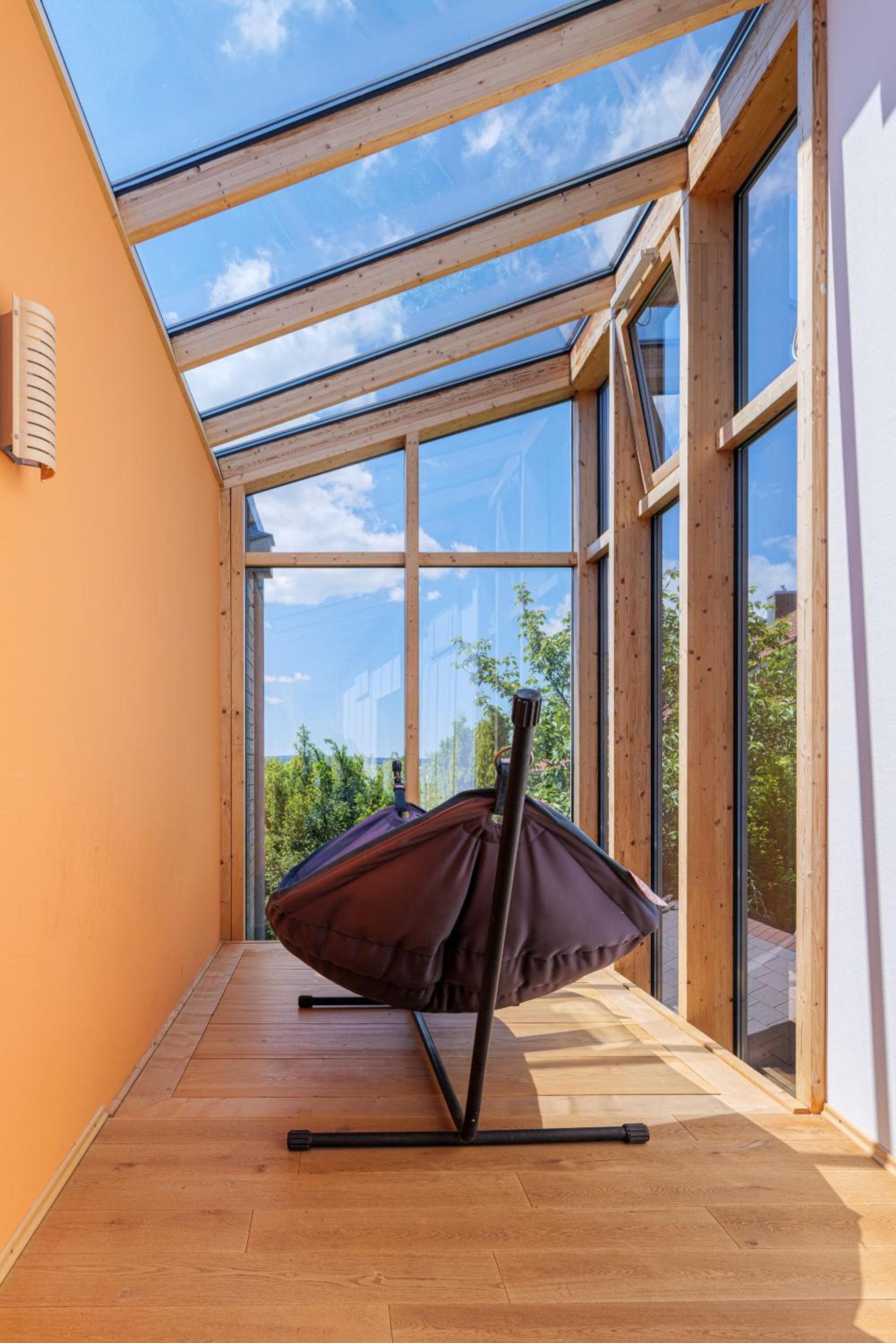 Ferienhaus Dornstetten: Sonniges Design Haus: Kamin, Sauna, Hot Pot, Zaun