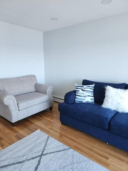 The Coastal Vibes House in Pawtuxet Village