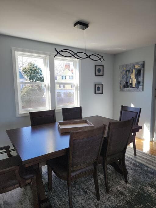 The Coastal Vibes House in Pawtuxet Village