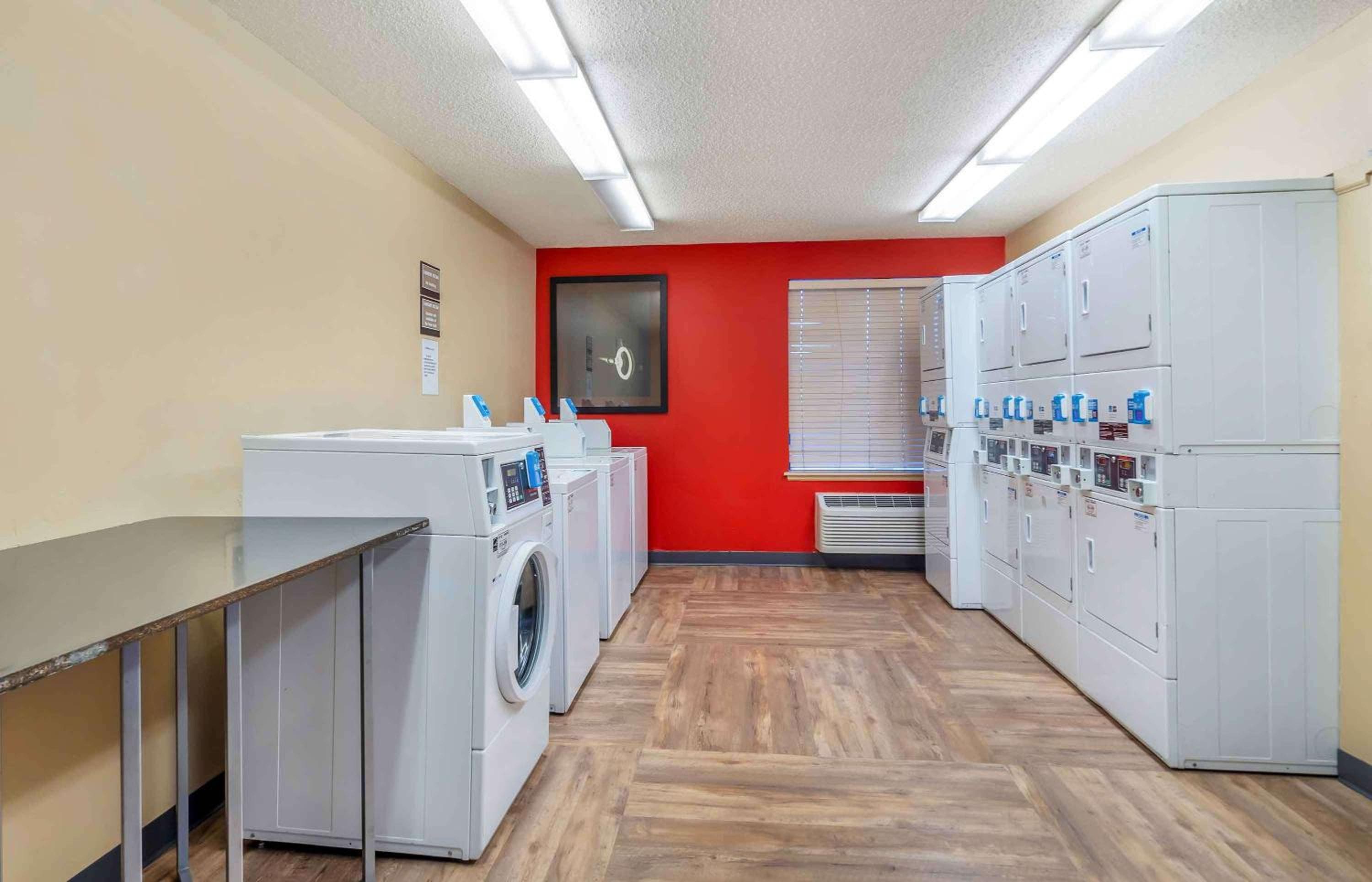 Extended Stay America Select Suites - Chicago - Downers Grove