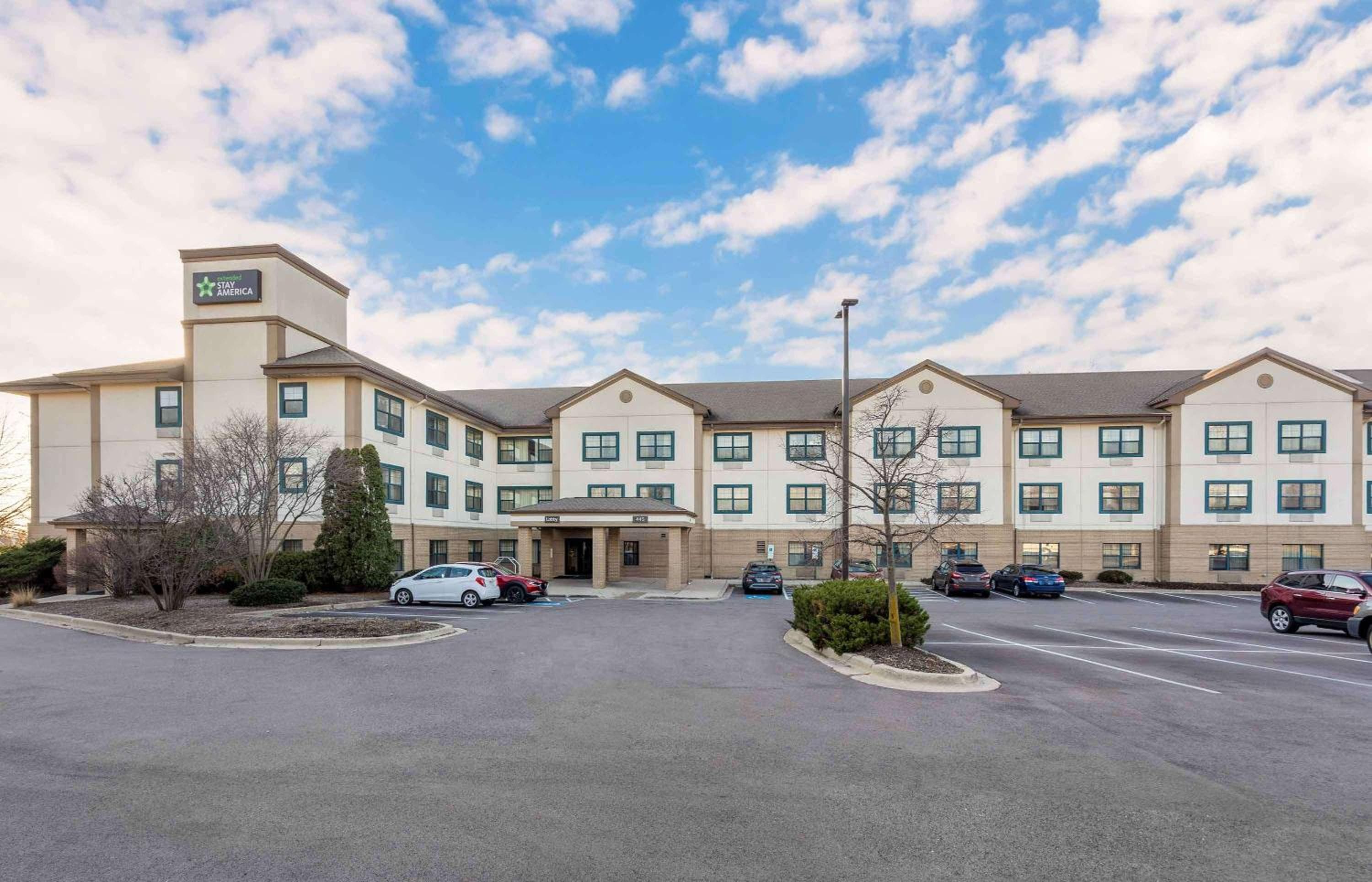 Studio 6 Corporate Extended Stay Chicago Lisle IL
