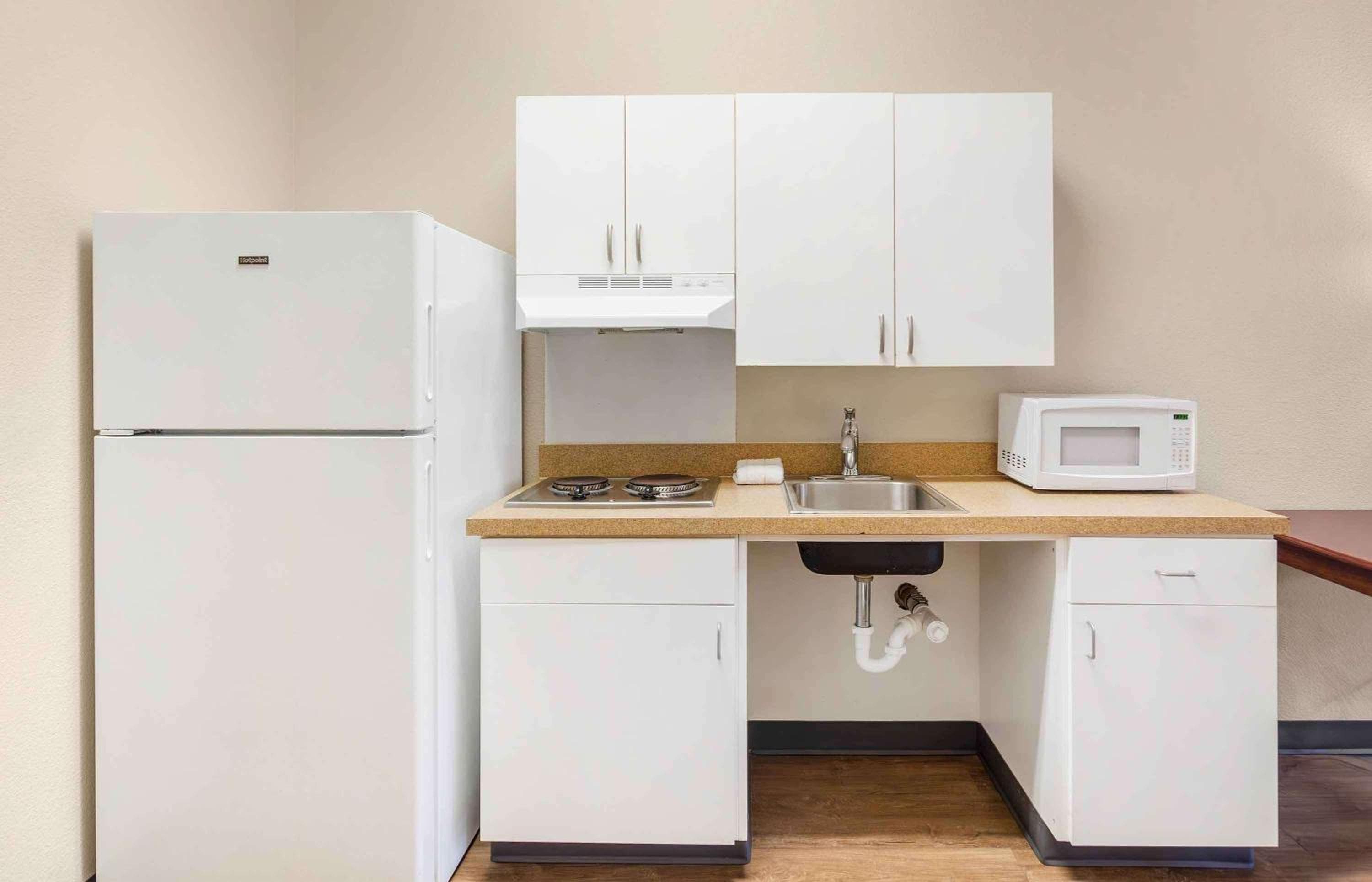 Studio 6 Corporate Extended Stay Chicago Lisle IL