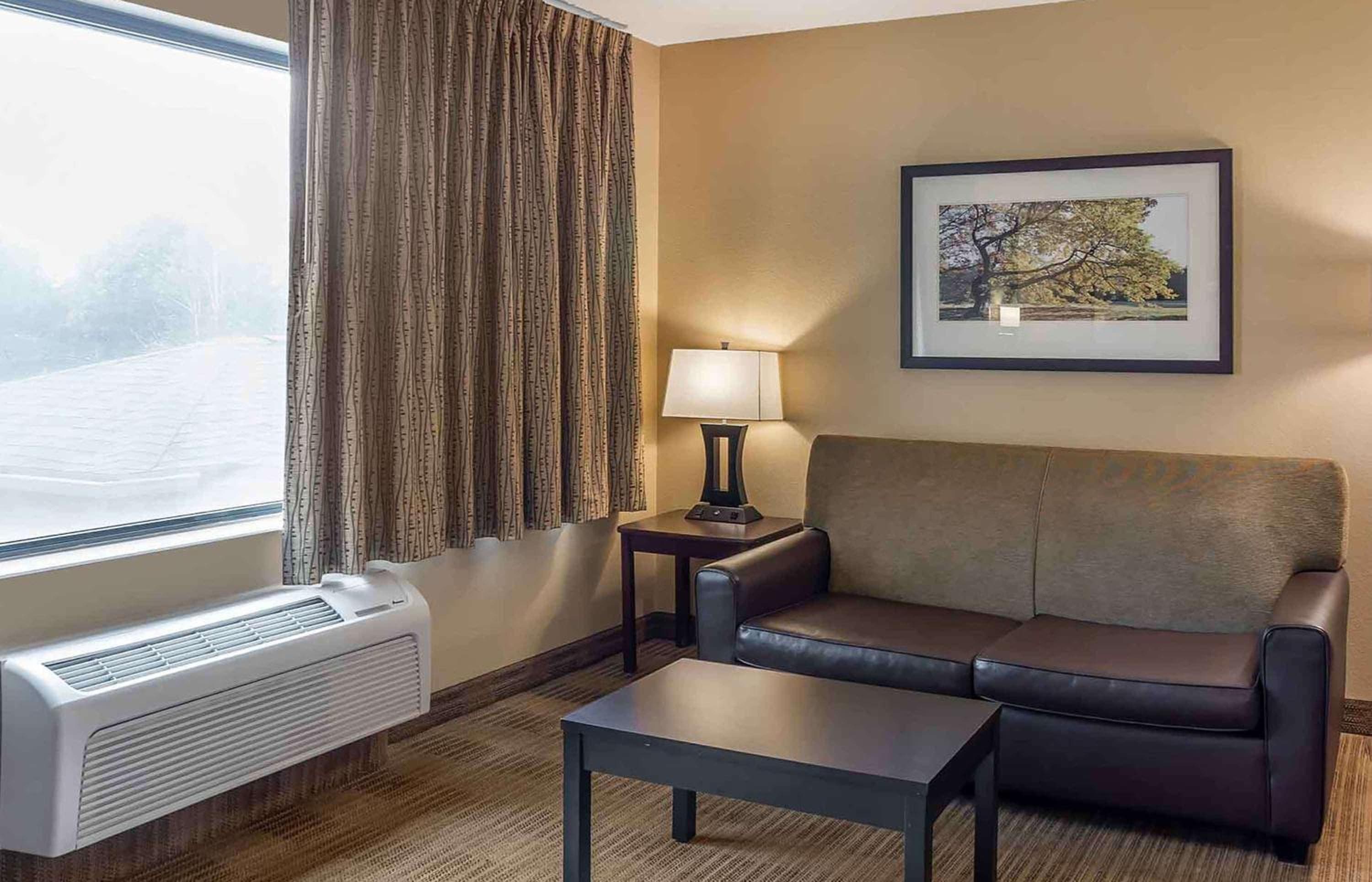 Extended Stay America Select Suites - Chicago - Lombard - Oakbrook