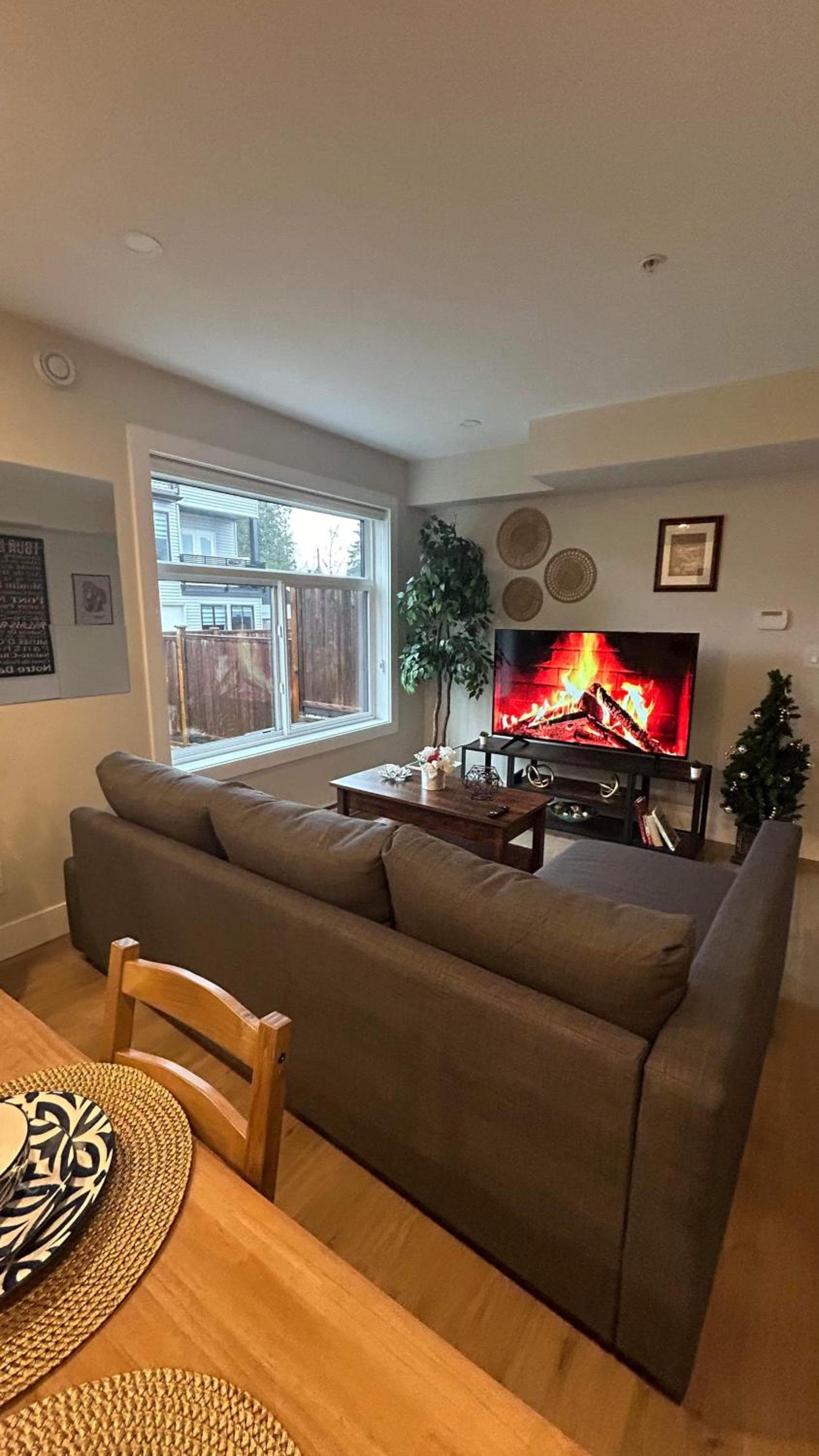 New, Spacious 2 Bedrooms in Downtown With Free Parking!