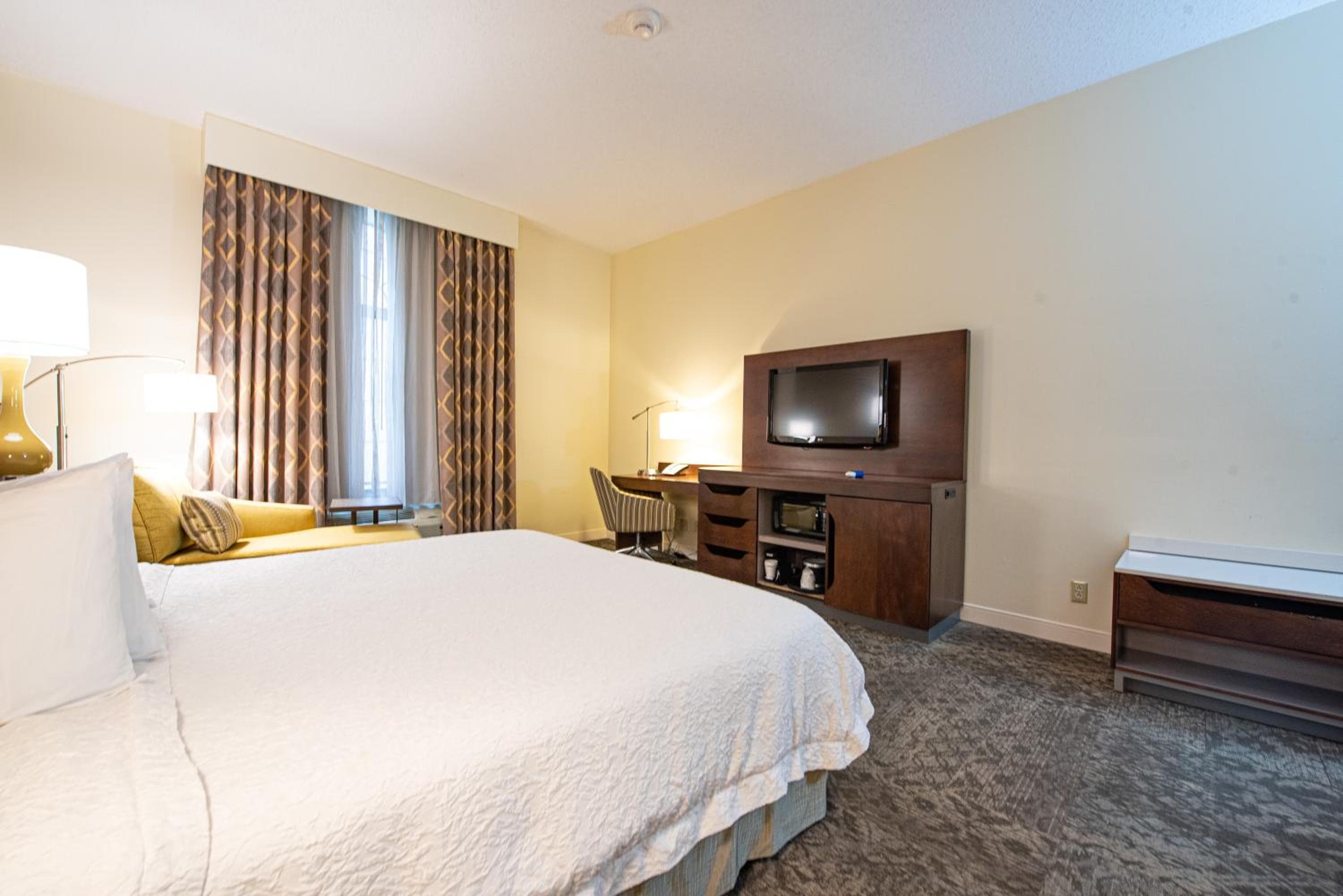 Hampton Inn & Suites By Hilton - Rockville Centre