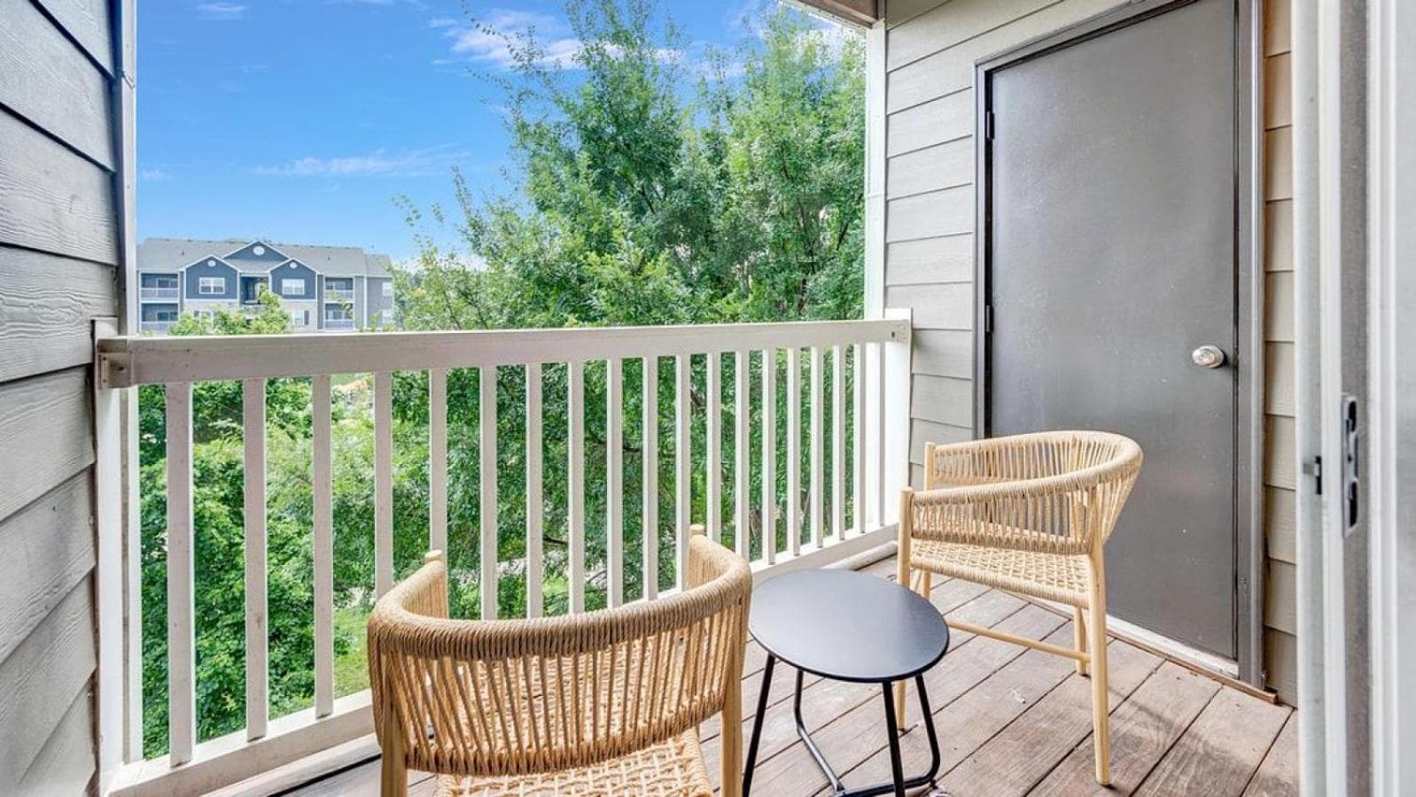 Landing - Modern Apartment with Amazing Amenities (ID5574X61)
