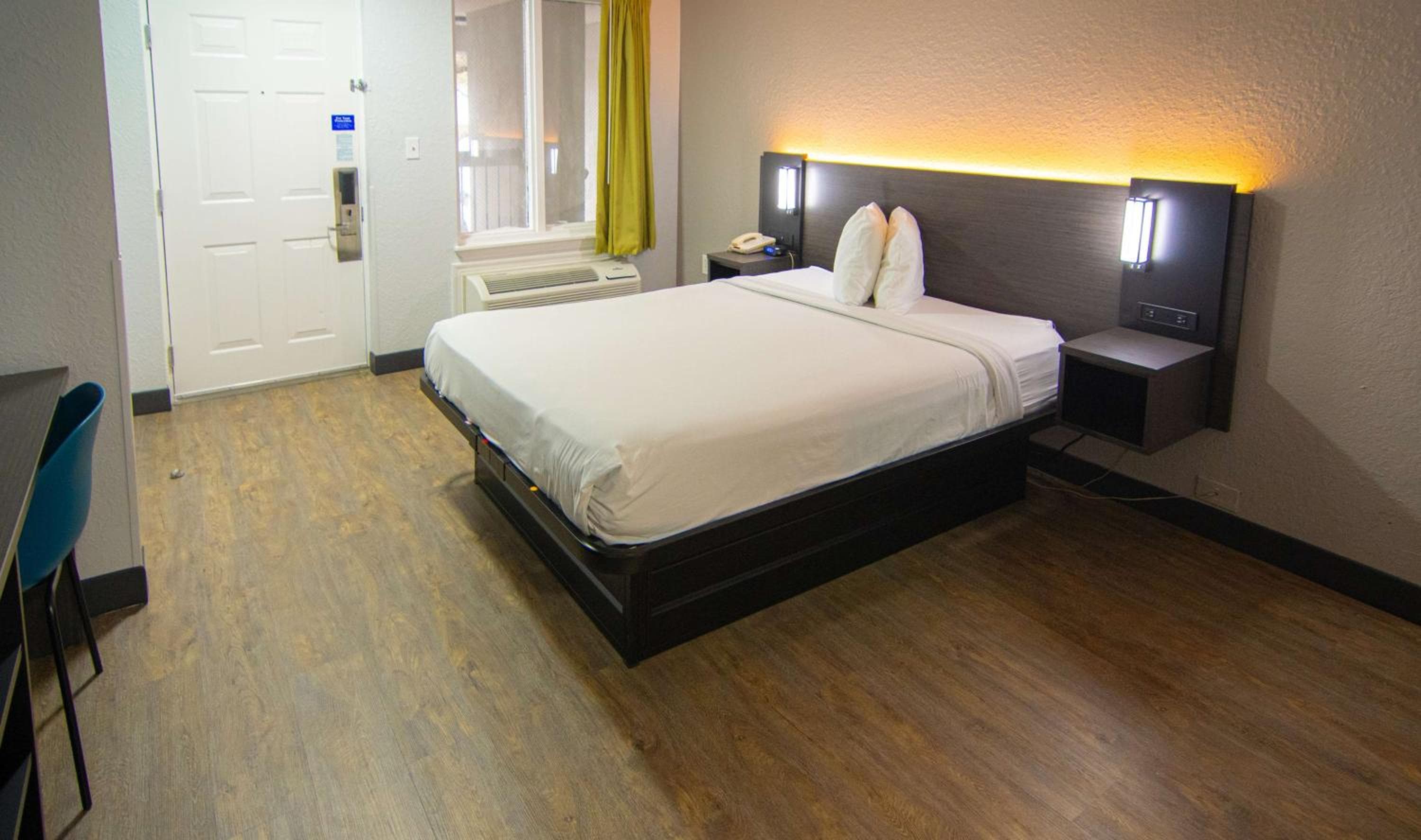 Studio 6 Extended Stay - Coral Springs, FL- Fort Lauderdale