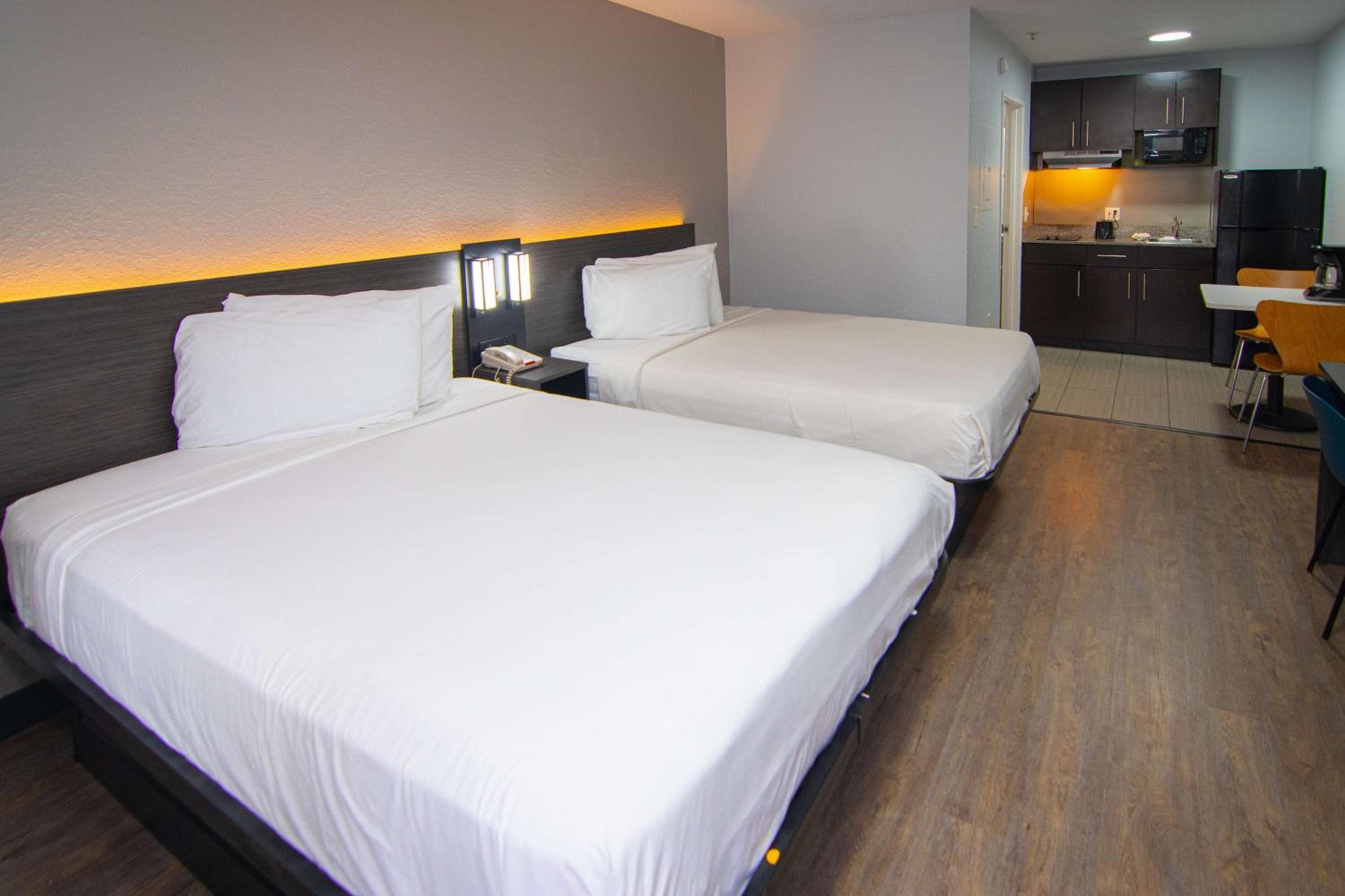 Studio 6 Extended Stay - Coral Springs, FL- Fort Lauderdale