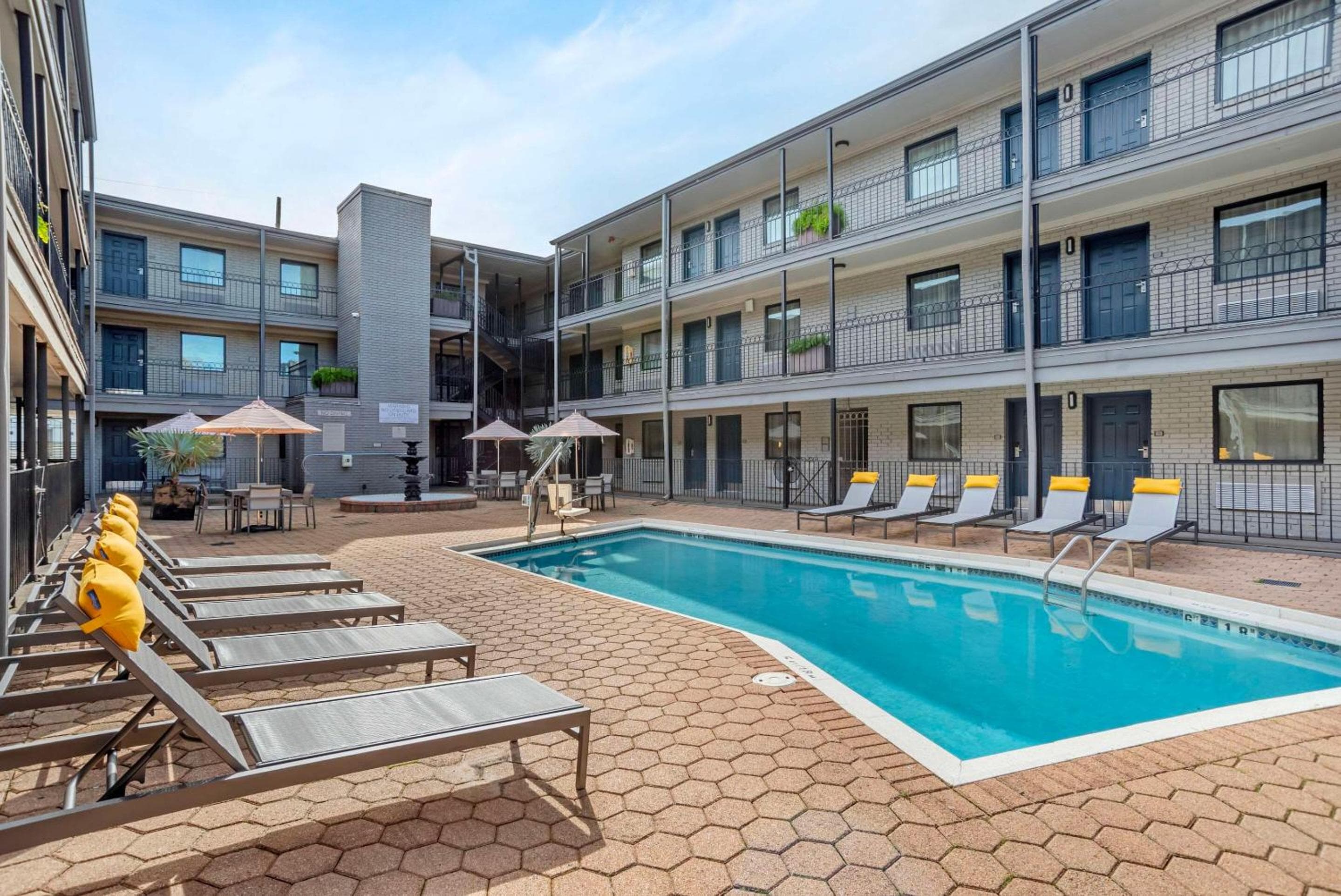 Country Inn & Suites by Radisson, Metairie New Orleans , LA