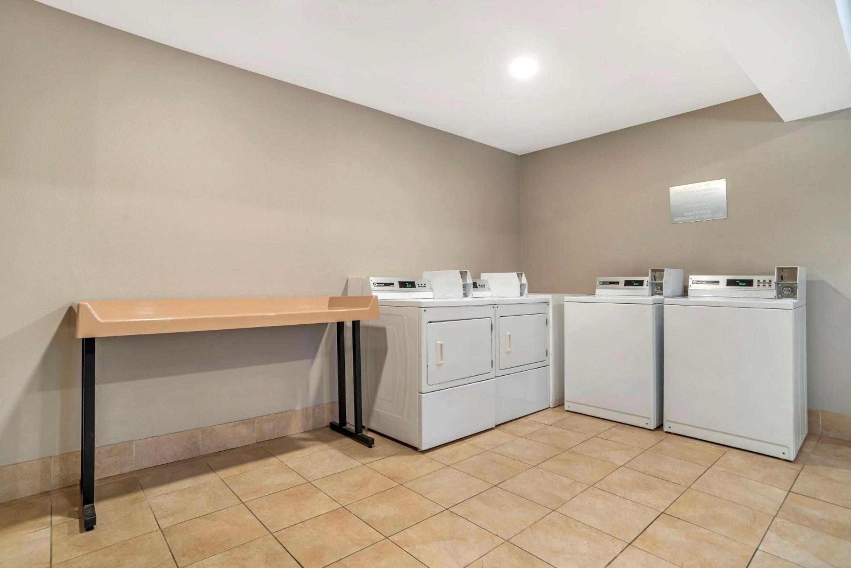 Country Inn & Suites by Radisson, Metairie New Orleans , LA