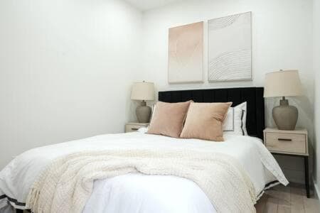 3BR 2Baths with Private Outdoors