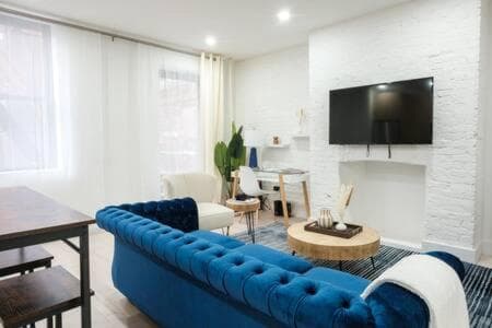 3BR 2Baths with Private Outdoors