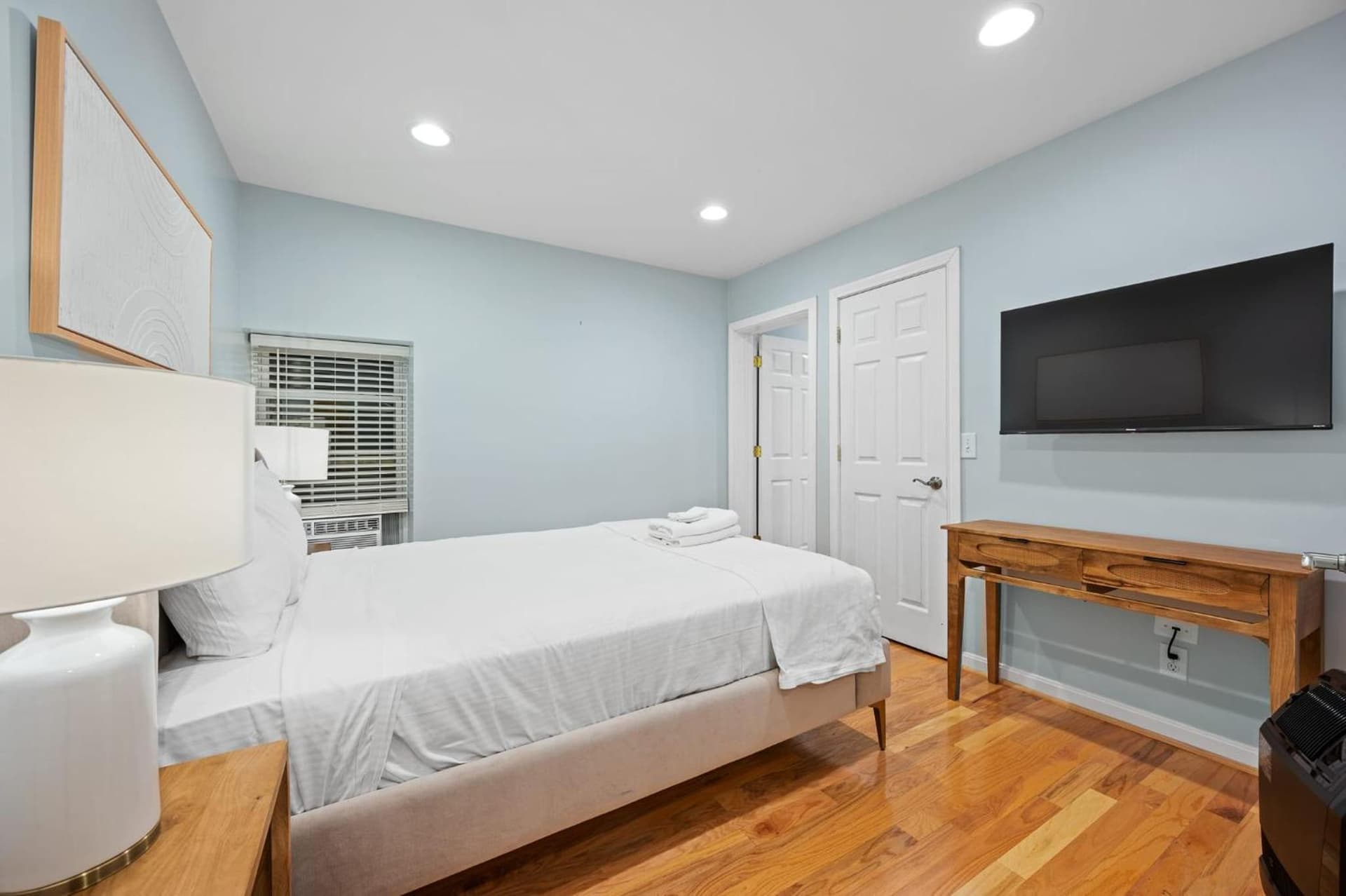 Lakefront, Private Covered Dock, Huge Balconies