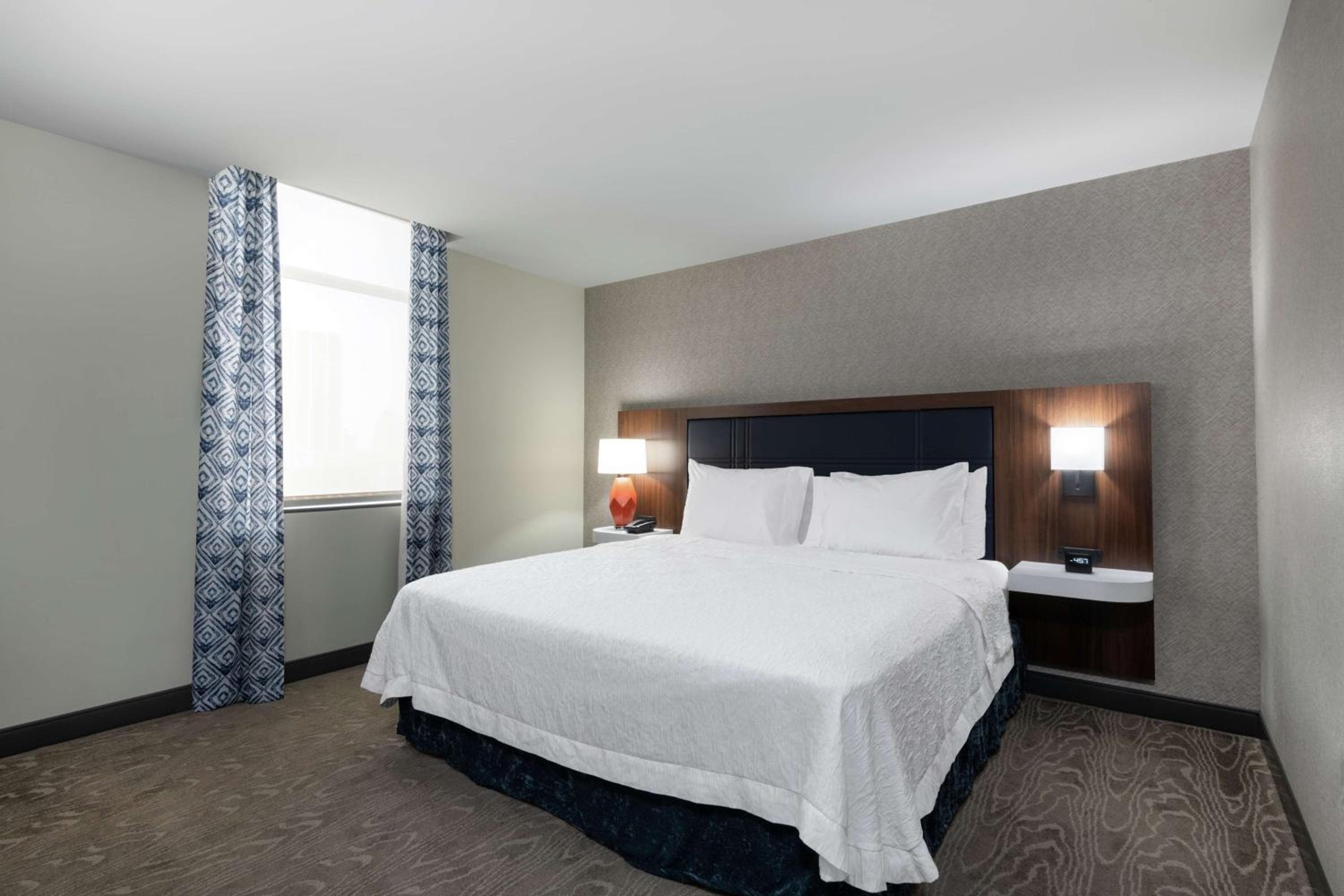 Hampton Inn & Suites Fort Wayne Downtown