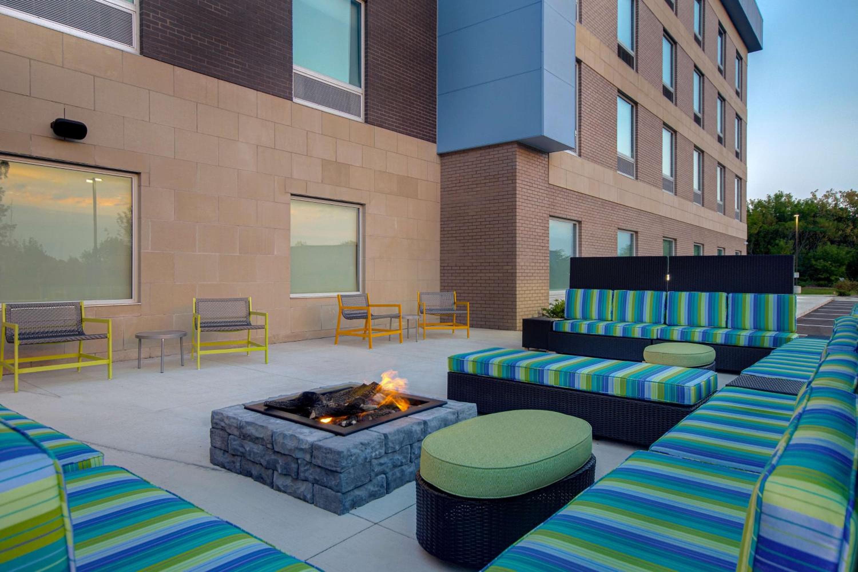 Home2 Suites By Hilton Grand Rapids Airport