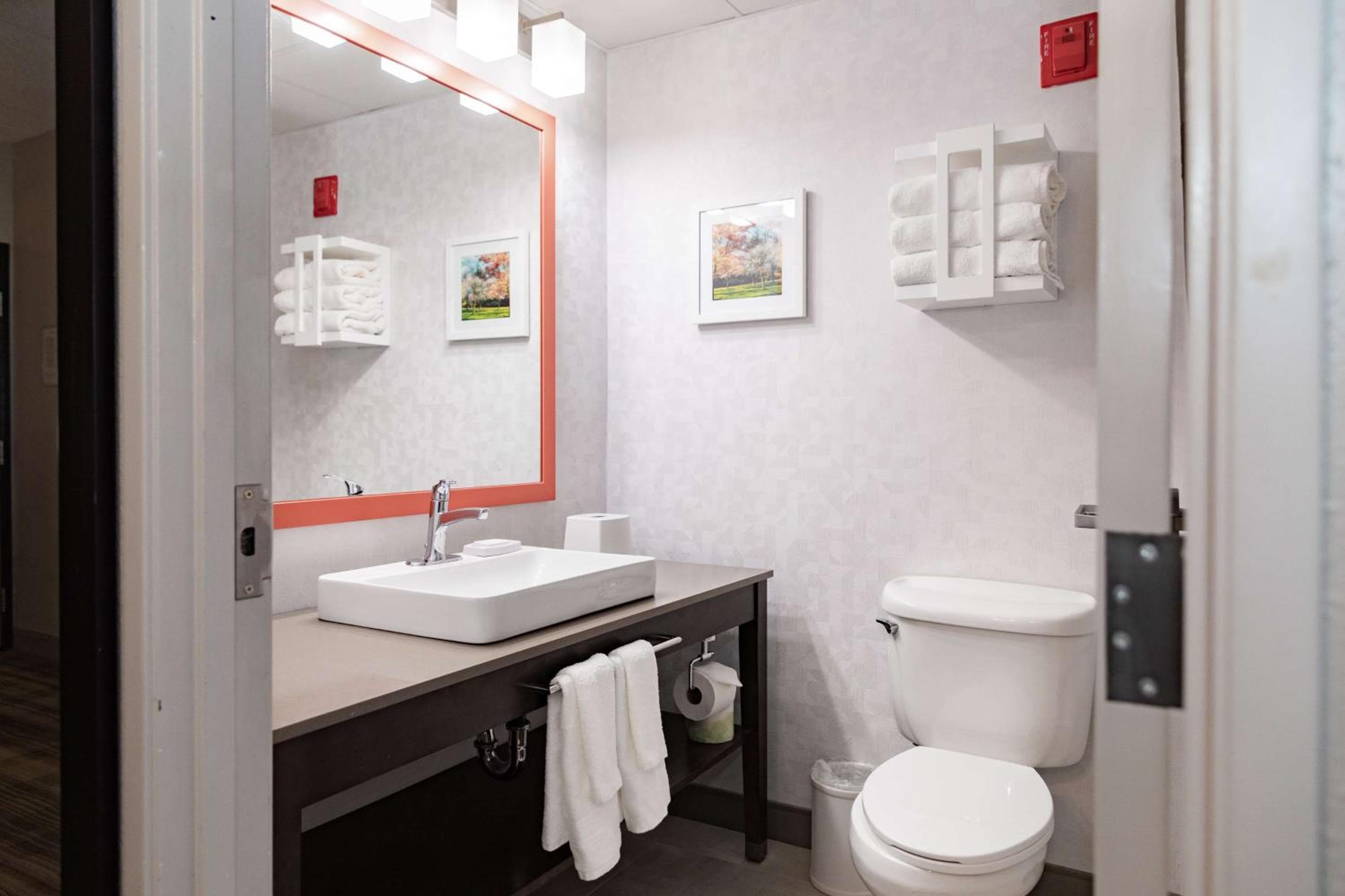 Hampton Inn & Suites By Hilton- Newark Airport Elizabeth