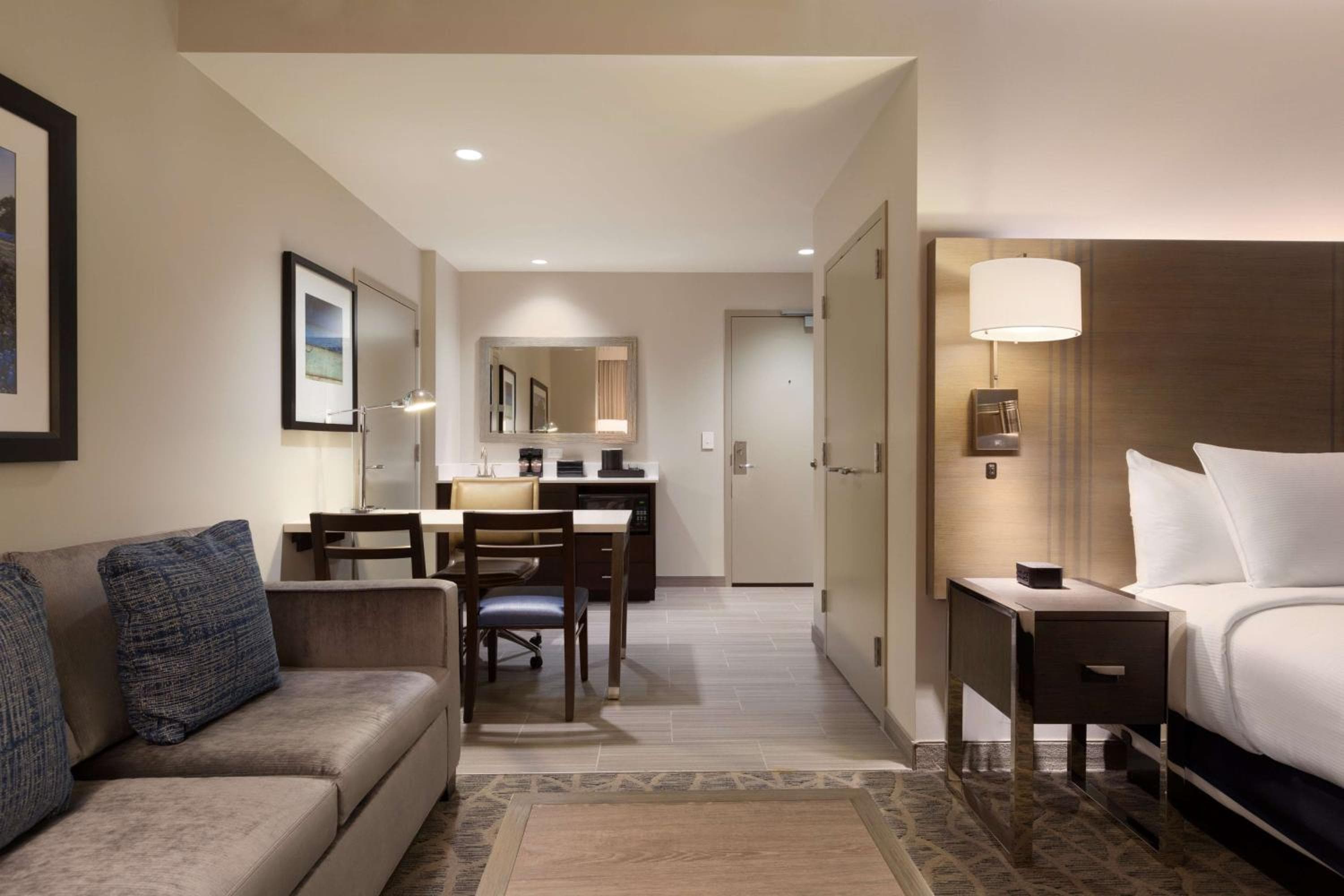 Embassy Suites by Hilton The Woodlands